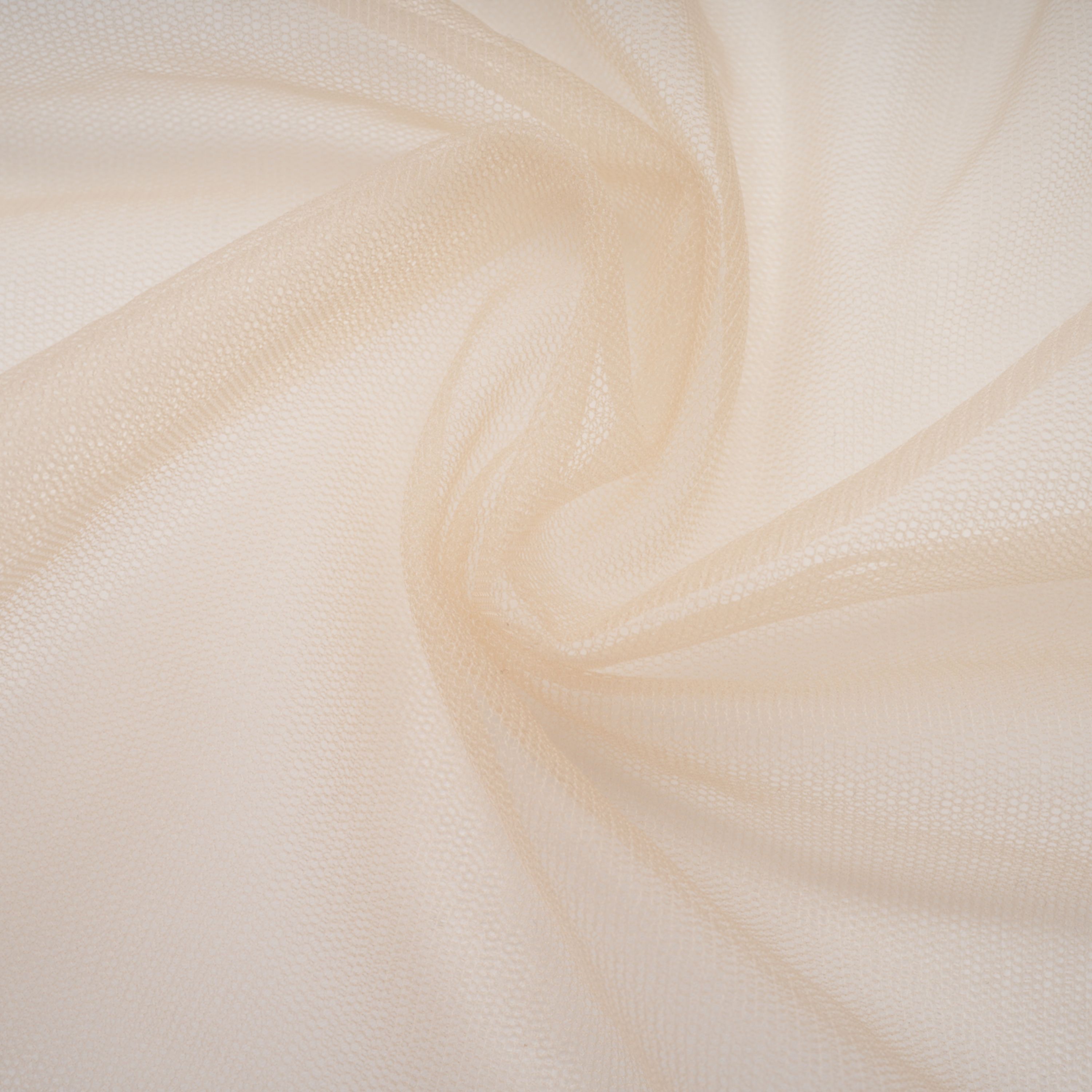 فستان طويل شبه شفاف من الدانتيل باللون الأبيض من Mieke