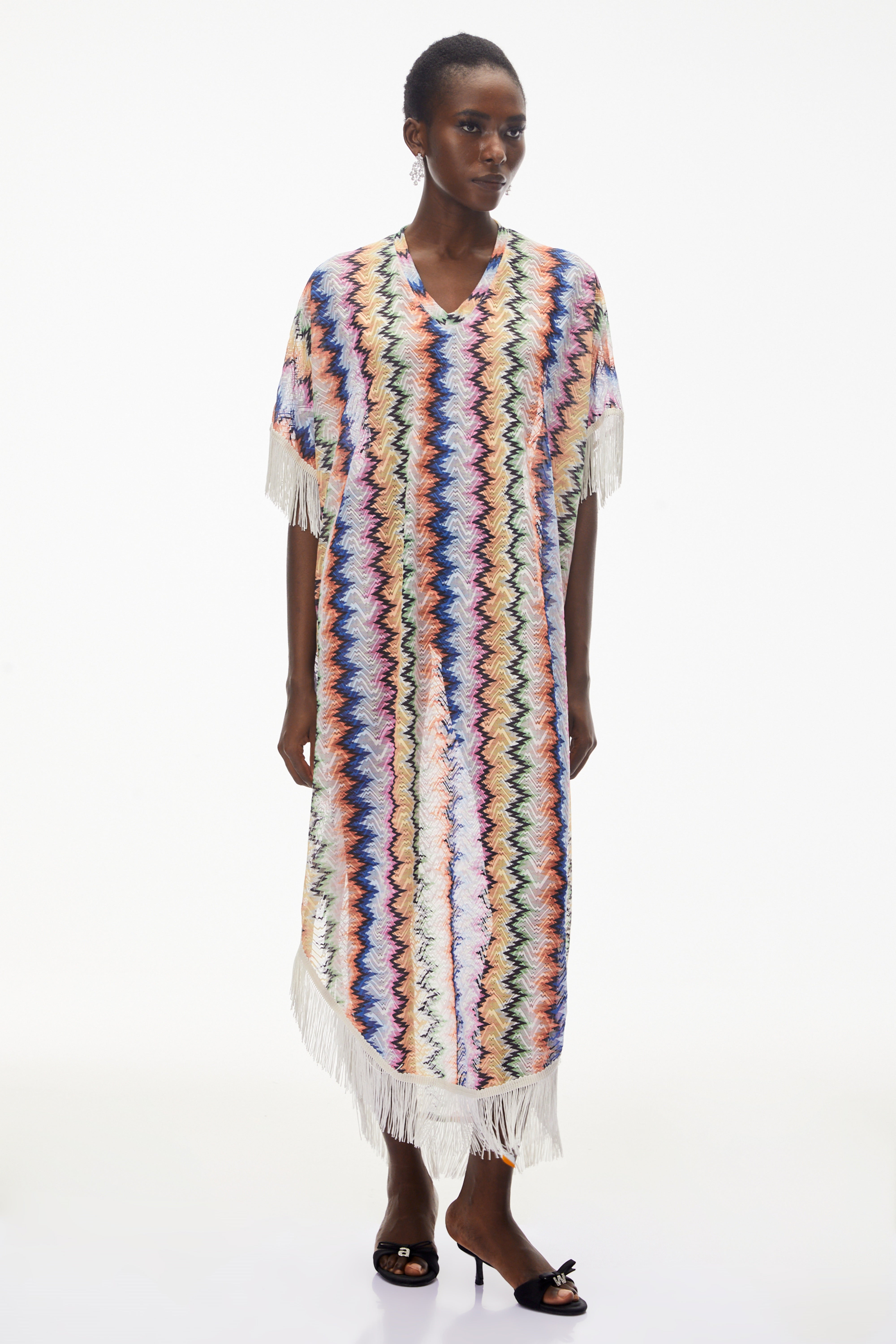 Caftan en maille zigzag multicolore avec franges