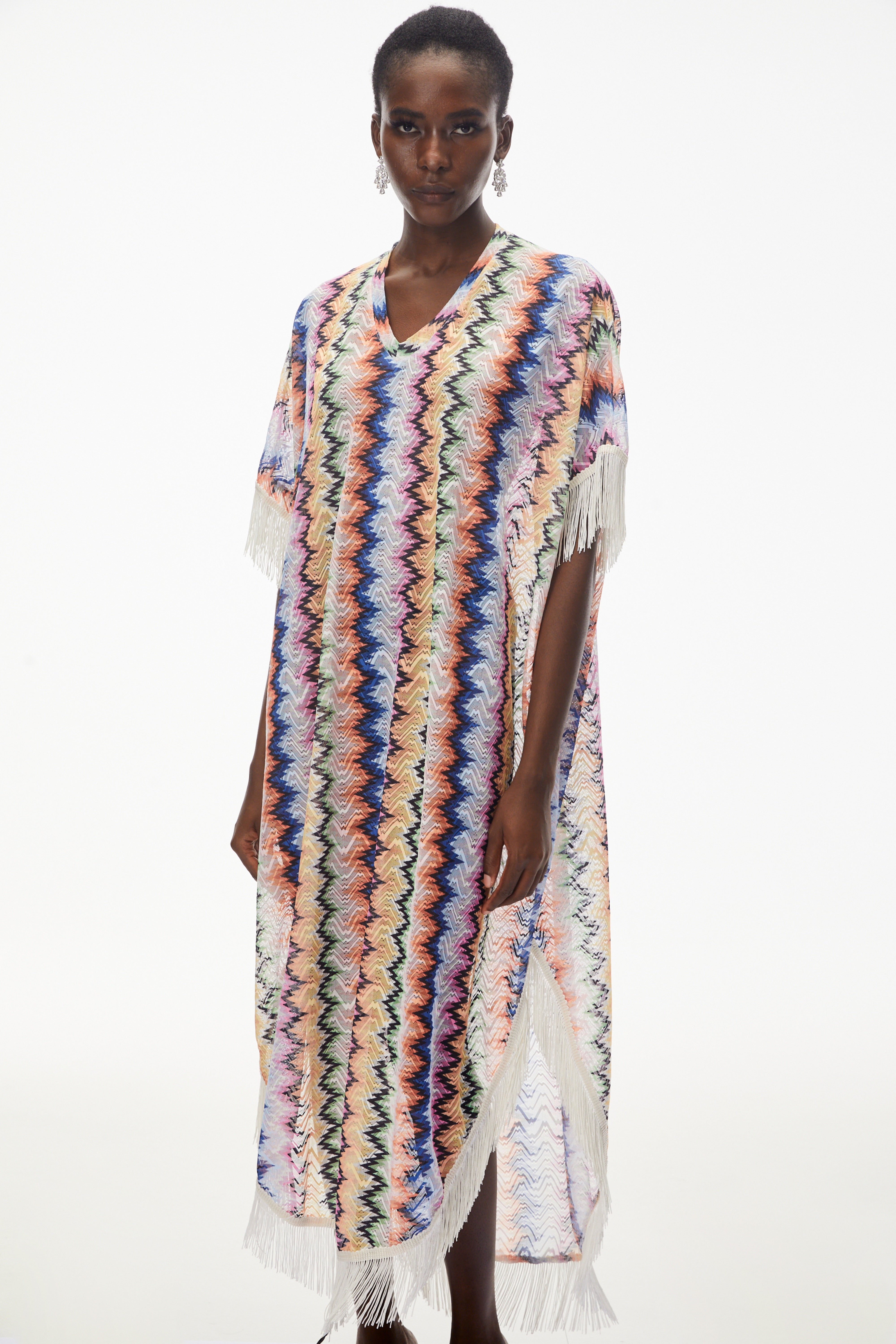 Caftan en maille zigzag multicolore avec franges