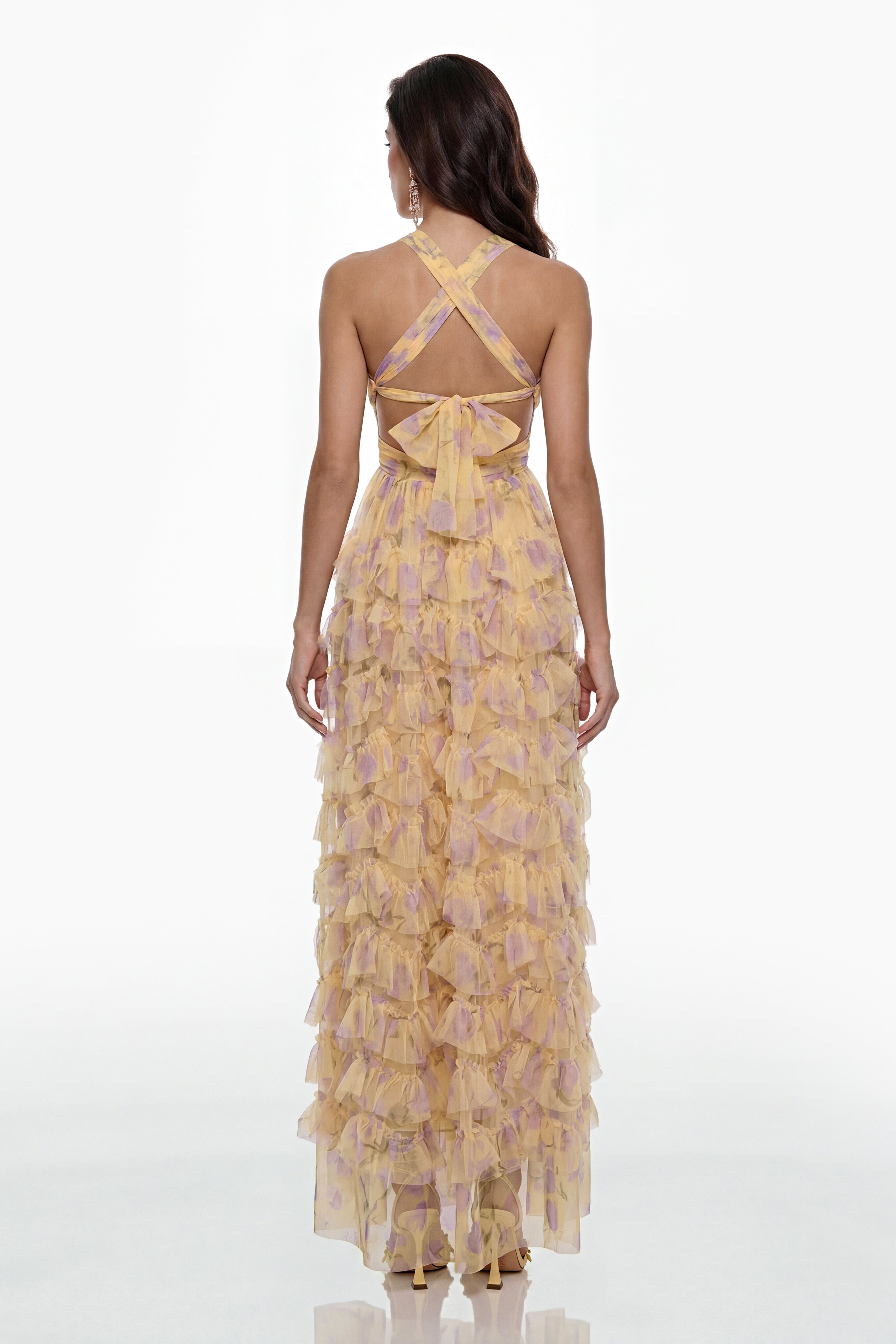 Molly Cream – Maxikleid mit gekreuztem Ausschnitt und Stufenrock