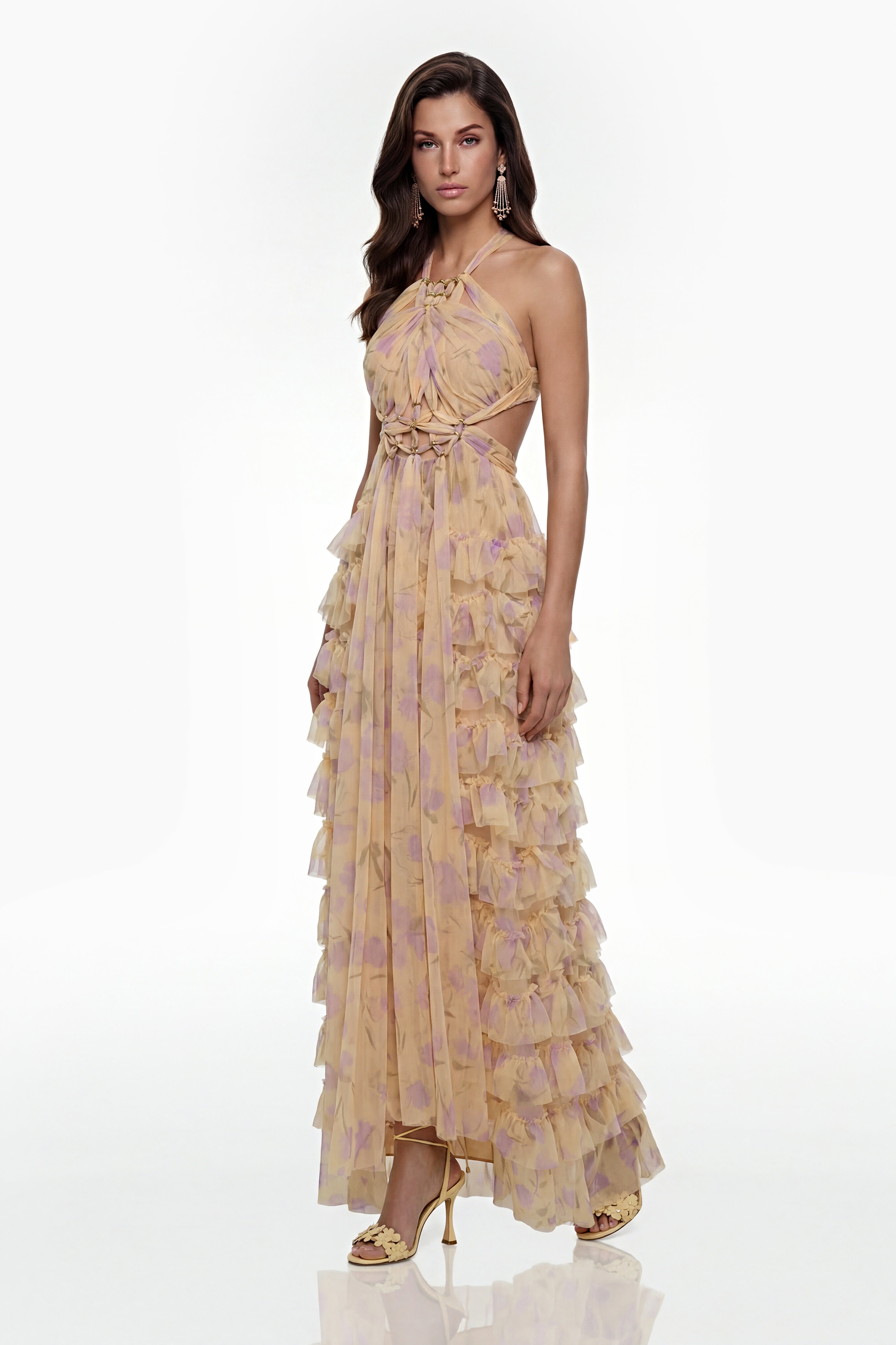 Molly Cream – Maxikleid mit gekreuztem Ausschnitt und Stufenrock