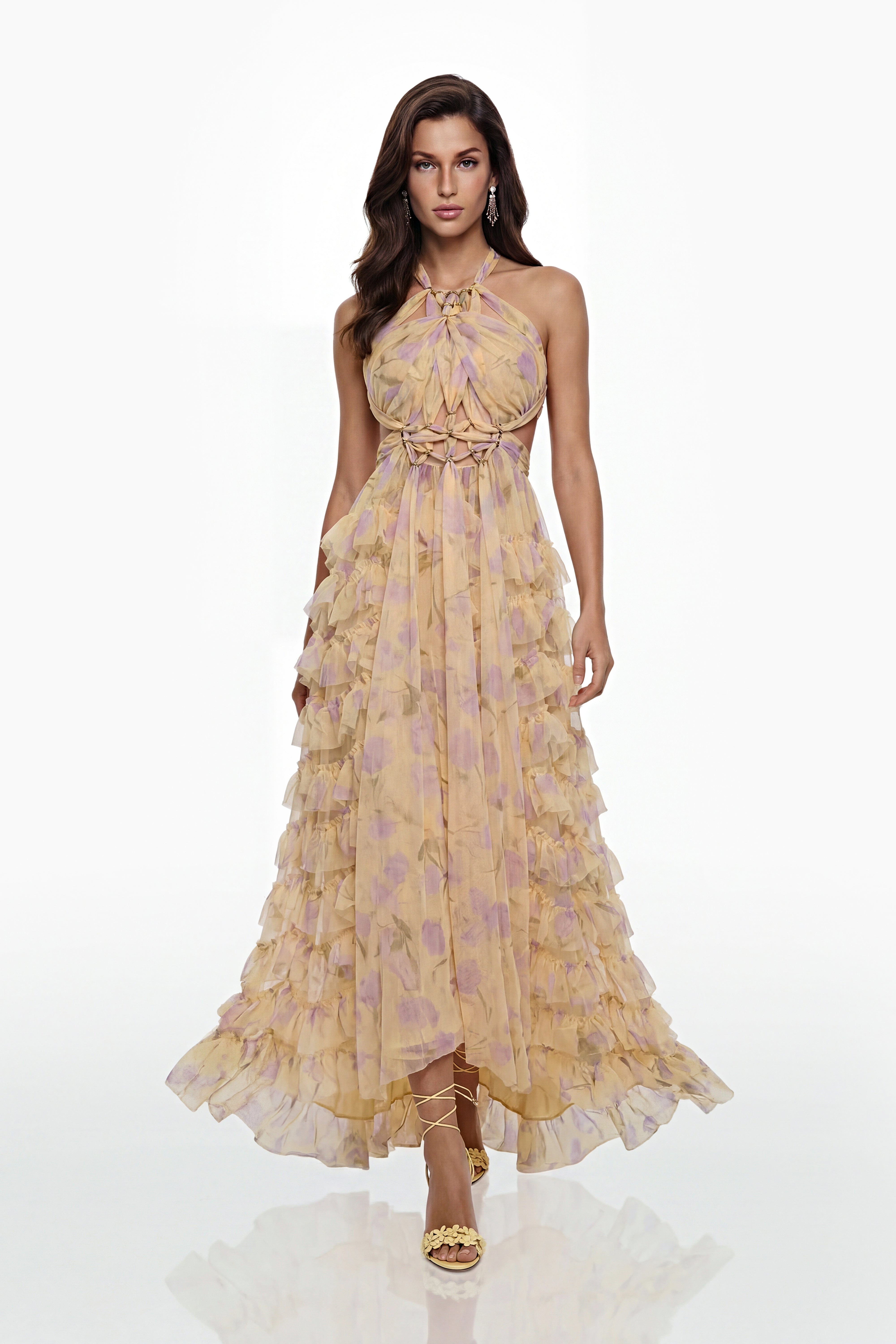 Molly Cream – Maxikleid mit gekreuztem Ausschnitt und Stufenrock