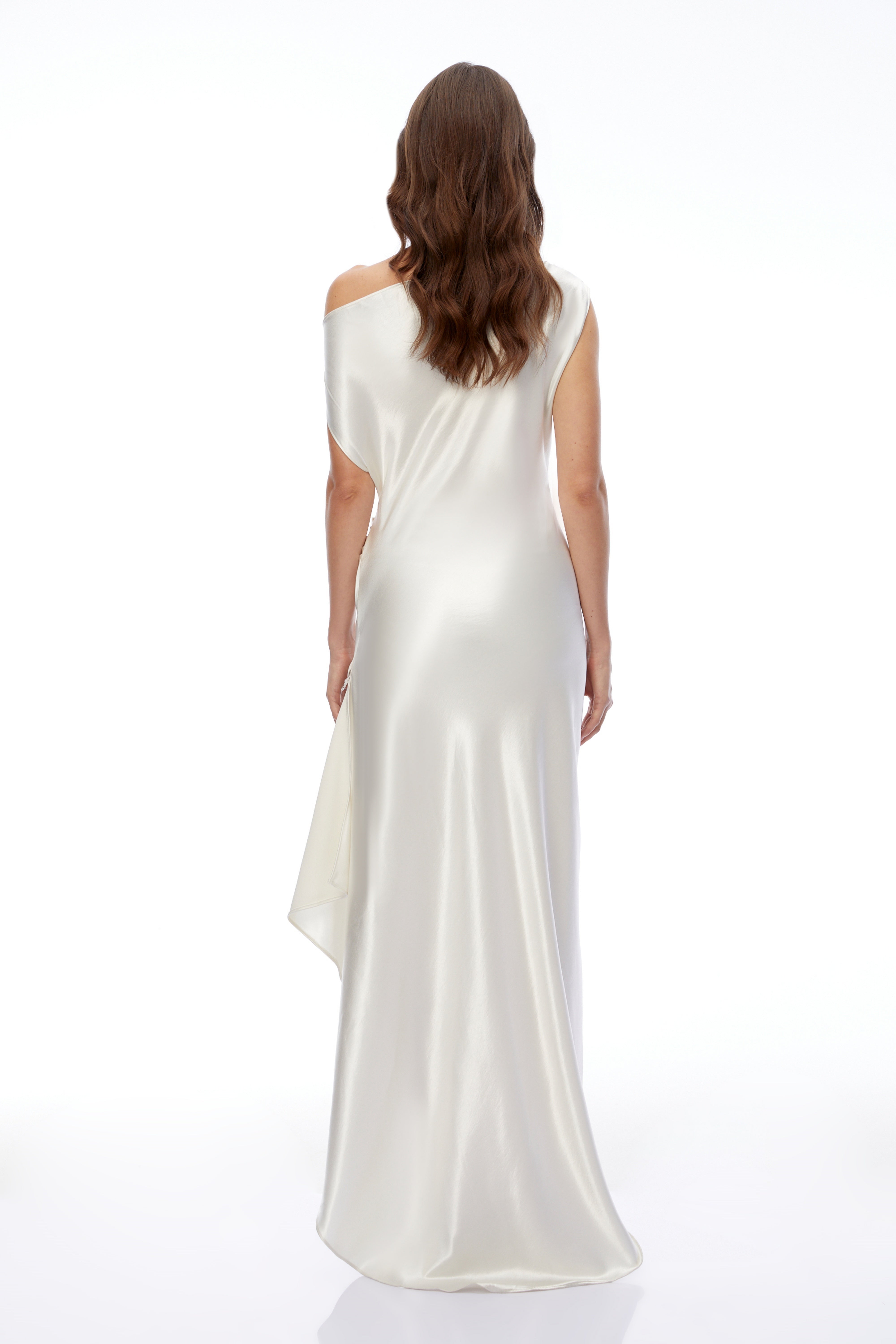 Robe longue froncée à une épaule avec fente Naia Cream
