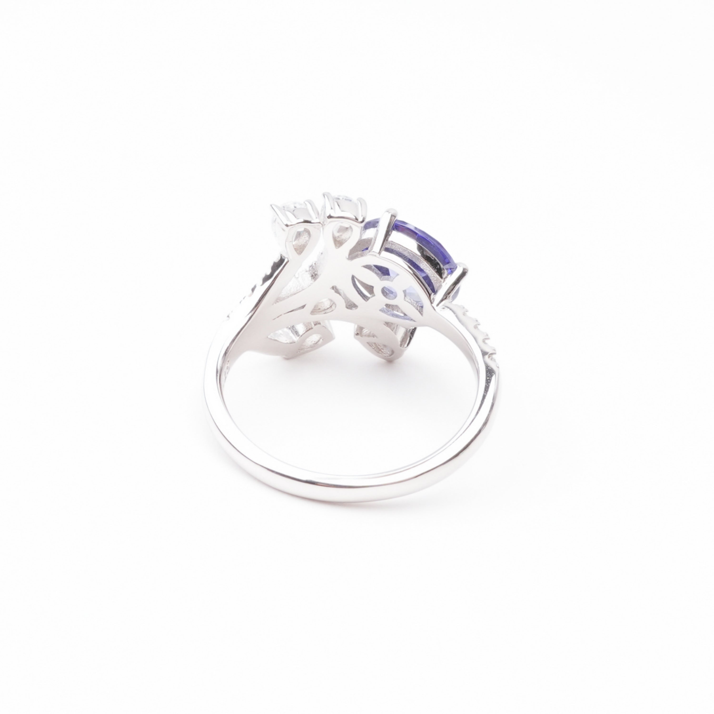Océane Violet Blue Oval Cut Pear Cluster Crystal Sterling Silver Ring