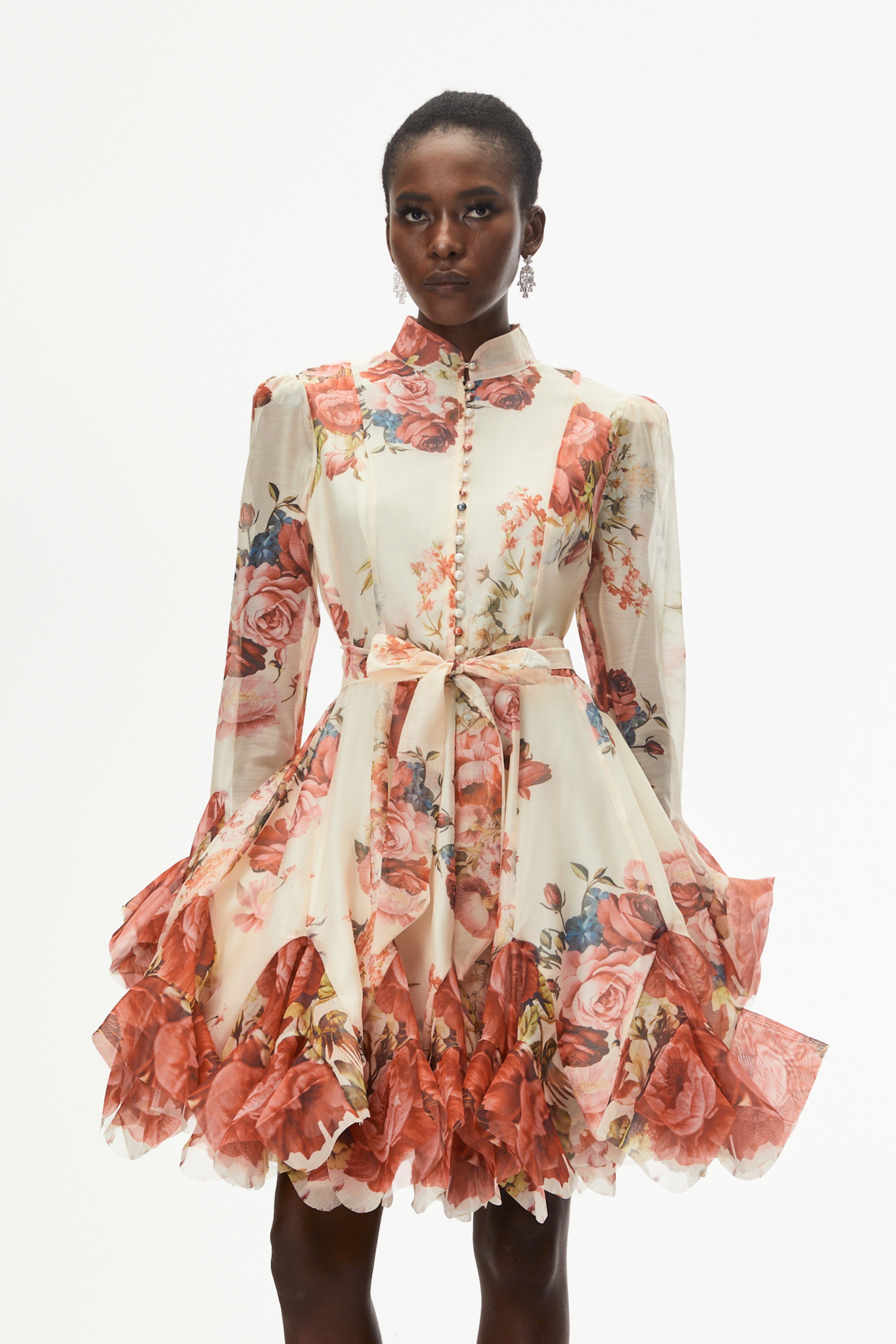 Mini-robe Omphale en dentelle florale couleur crème avec nœud sur le devant