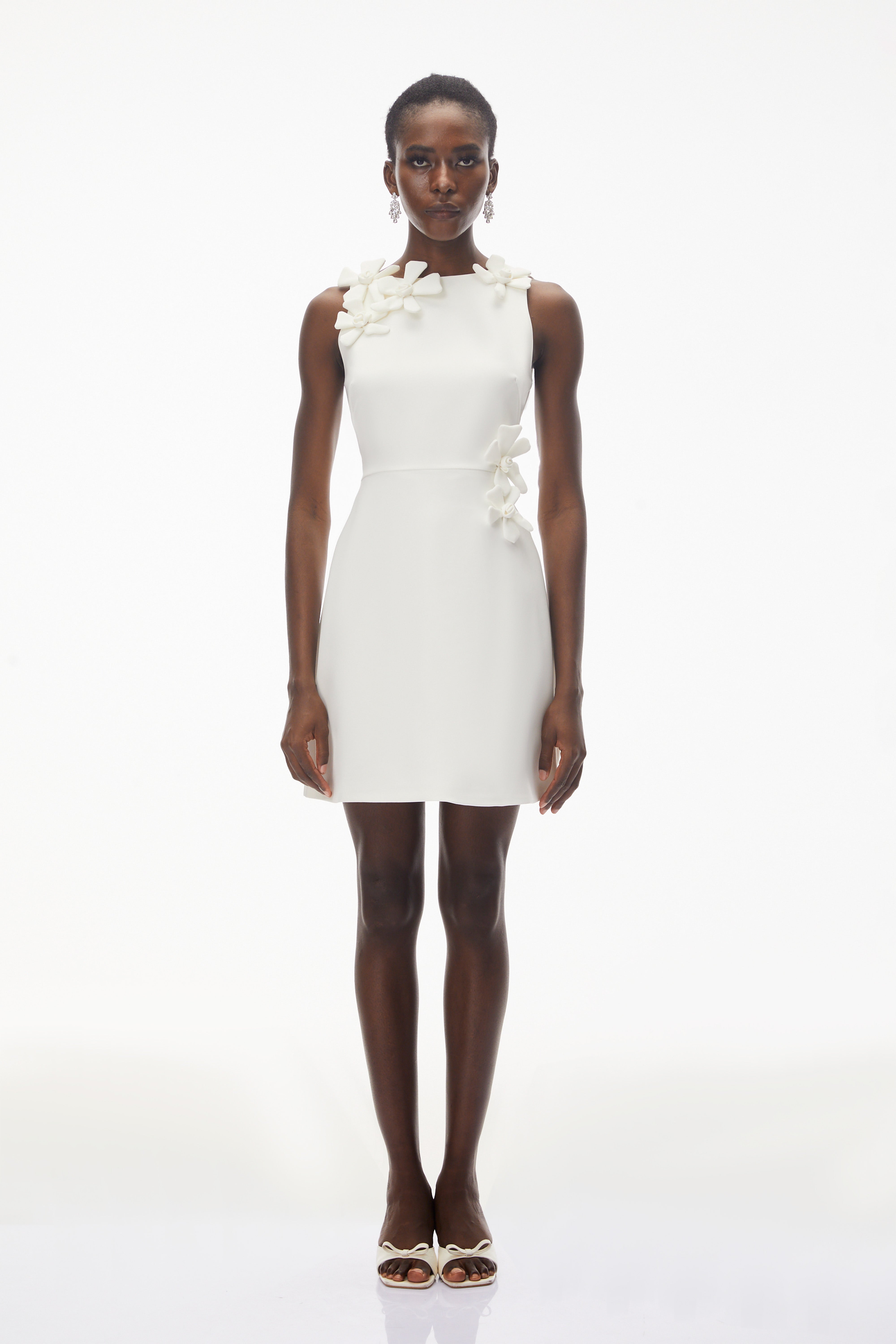 Orli White Minikleid mit 3D-Blütenblättern