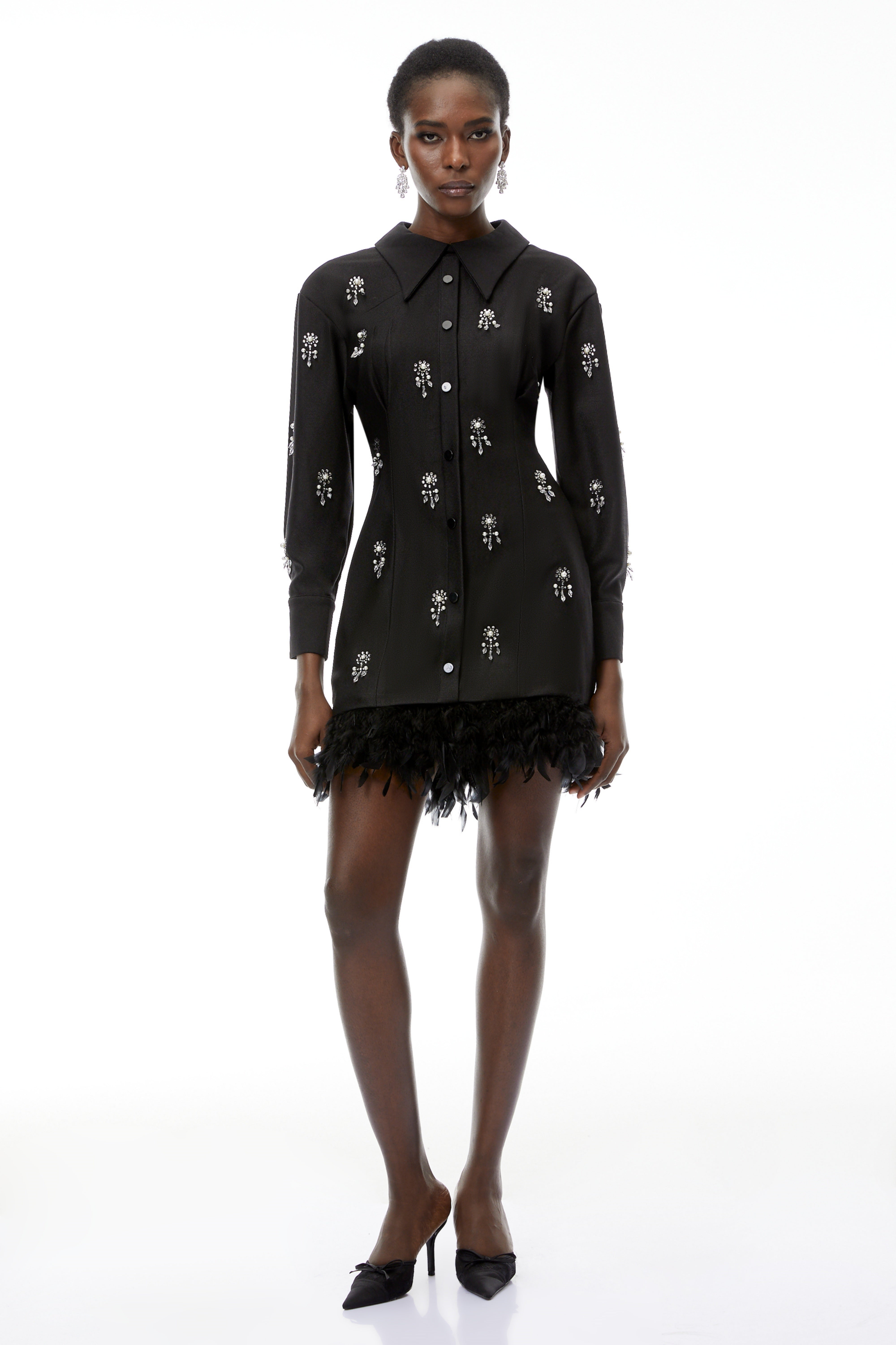 فستان قصير من "بينيلوبي بلاك" مزين بزخارف نباتية