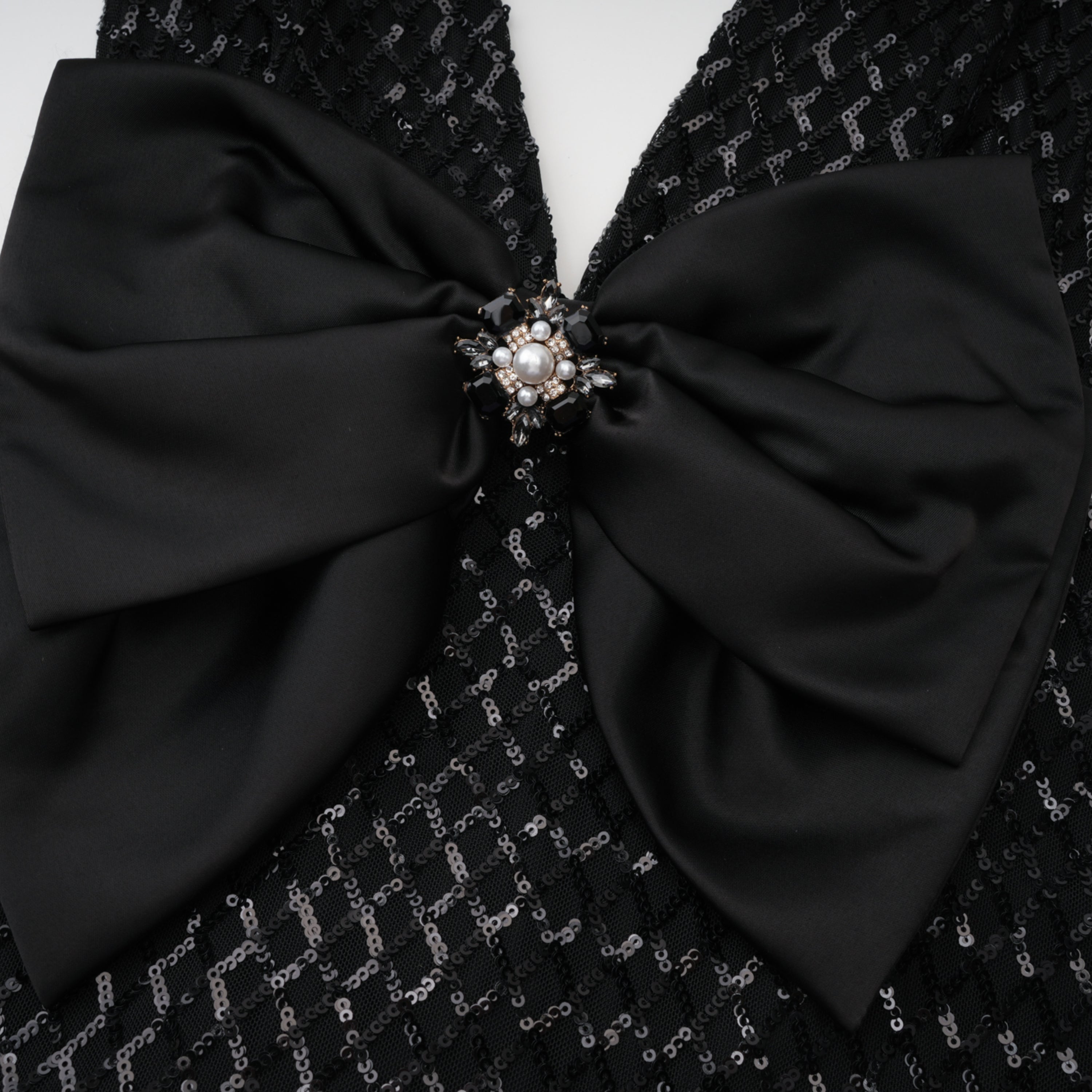 Robe longue moulante à col en V profond Raelynn Black