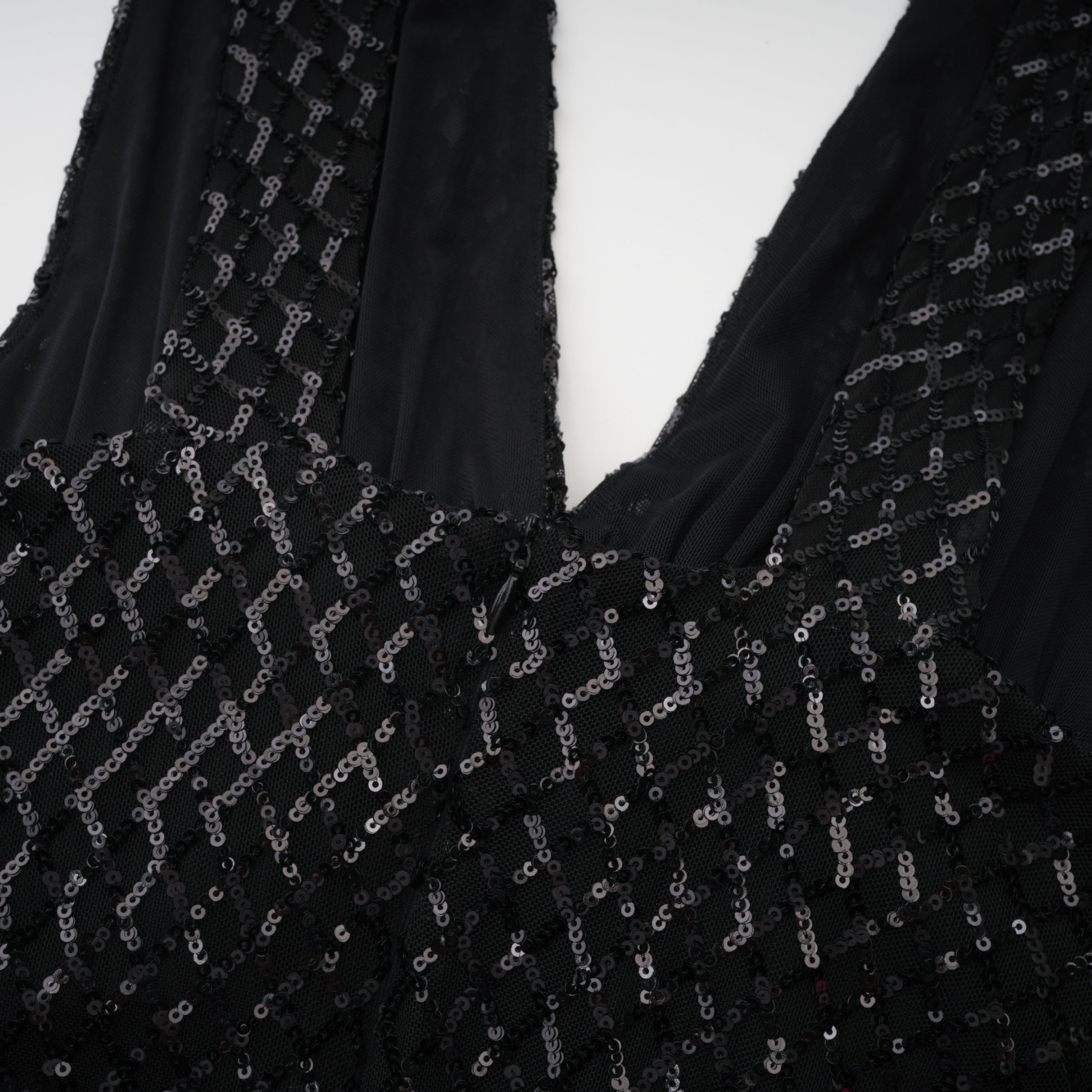 Robe longue moulante à col en V profond Raelynn Black