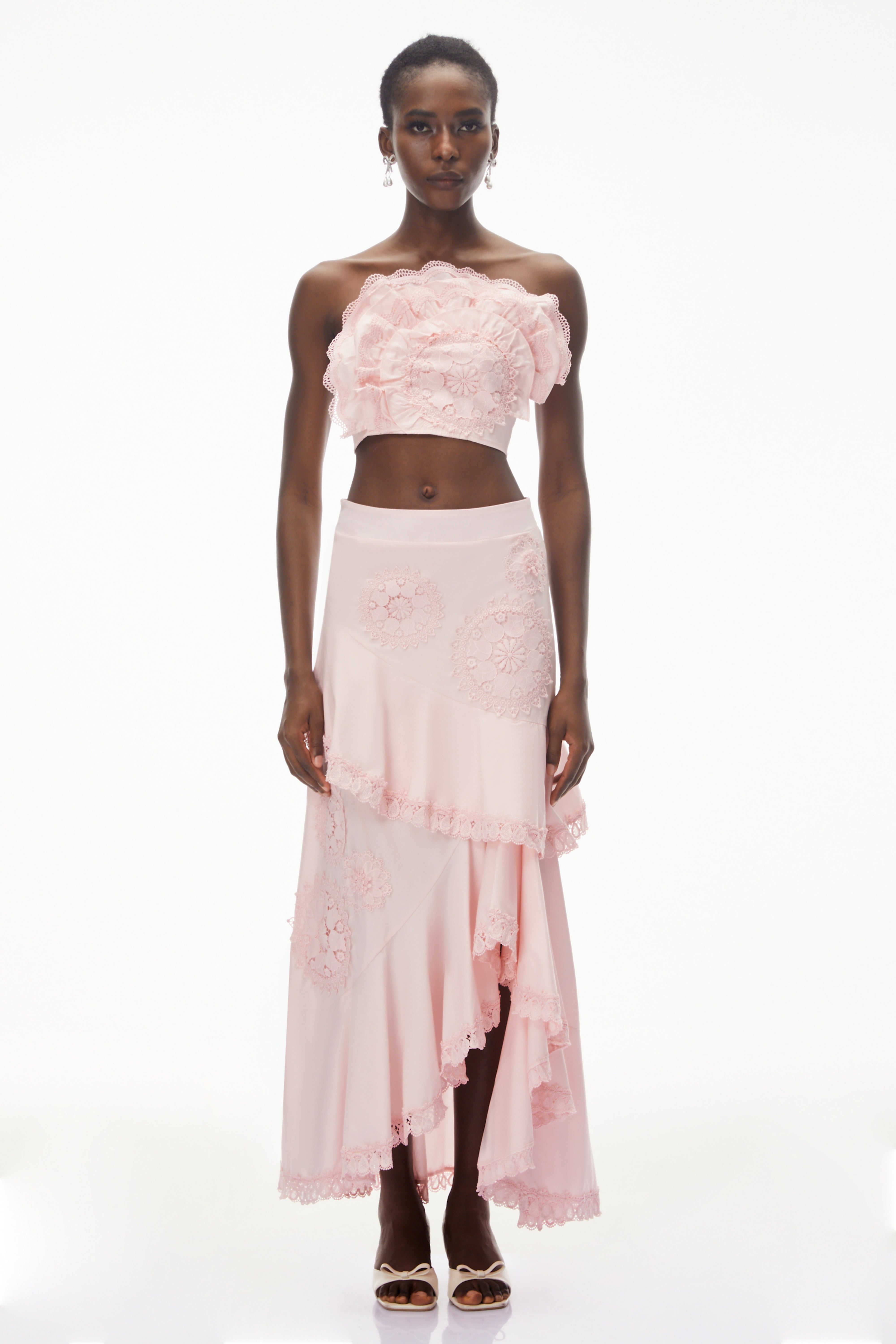 Ensemble Rayhana : haut rose à volants et jupe évasée à fleurs