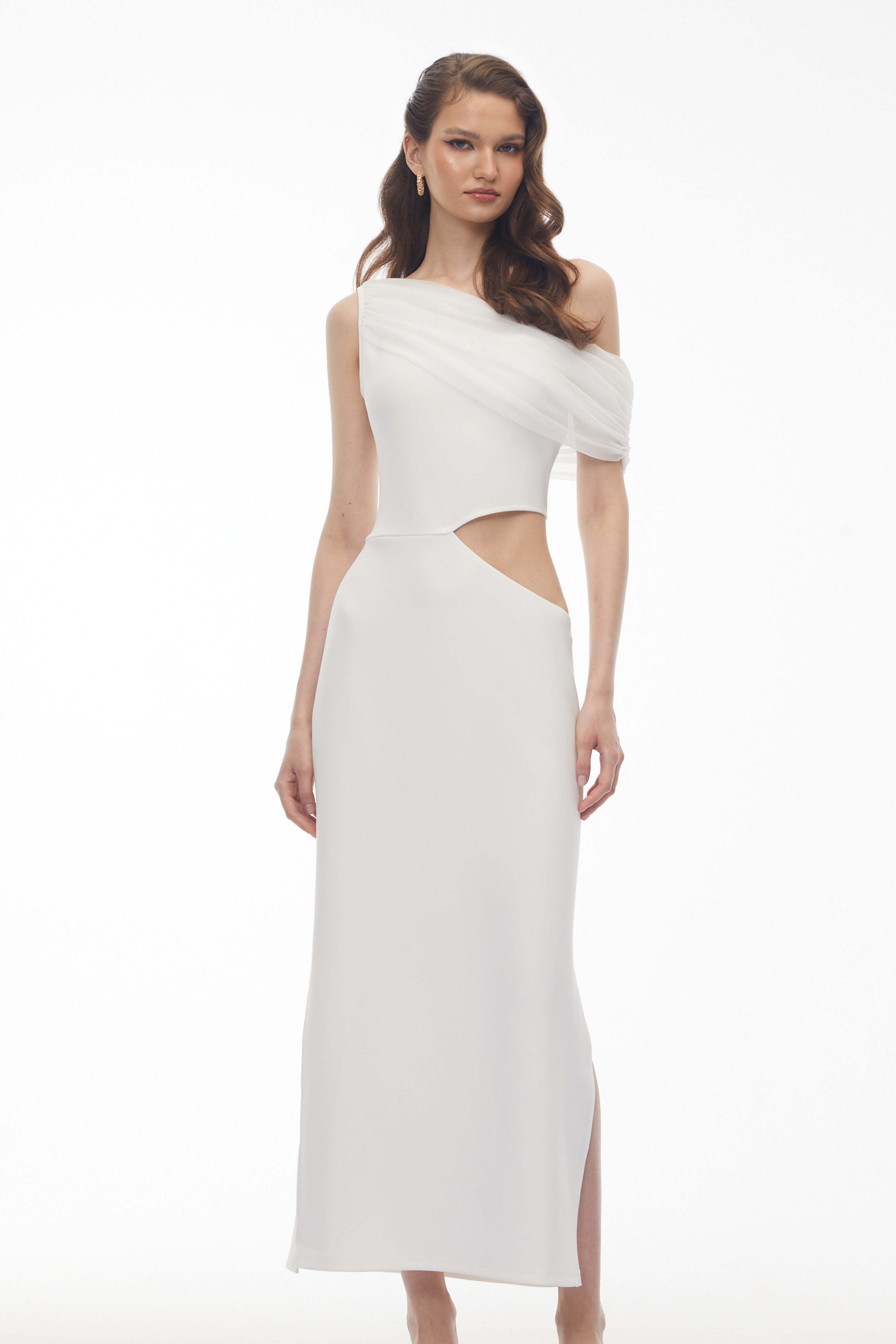 Robe longue asymétrique à découpe Renan White