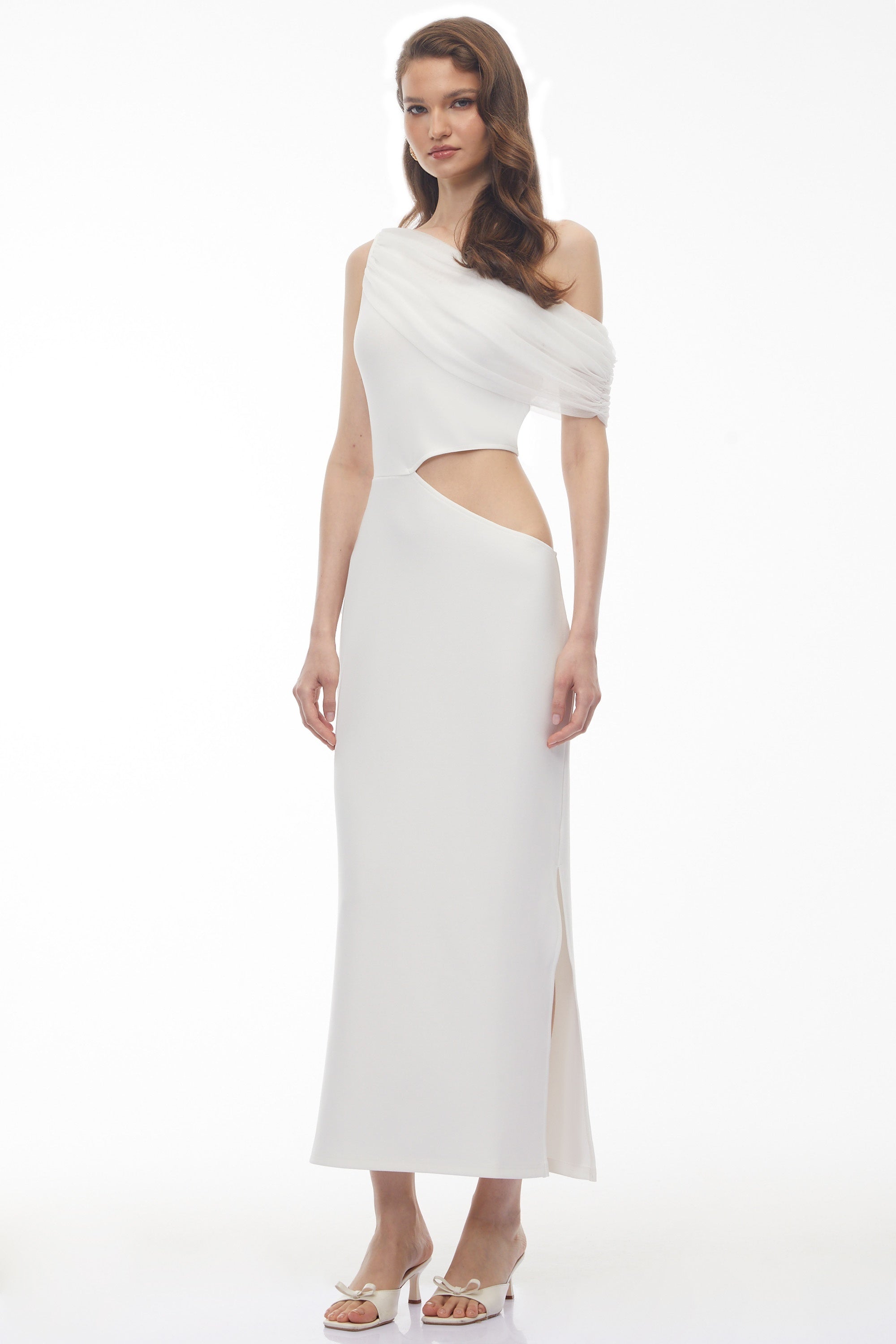 Robe longue asymétrique à découpe Renan White