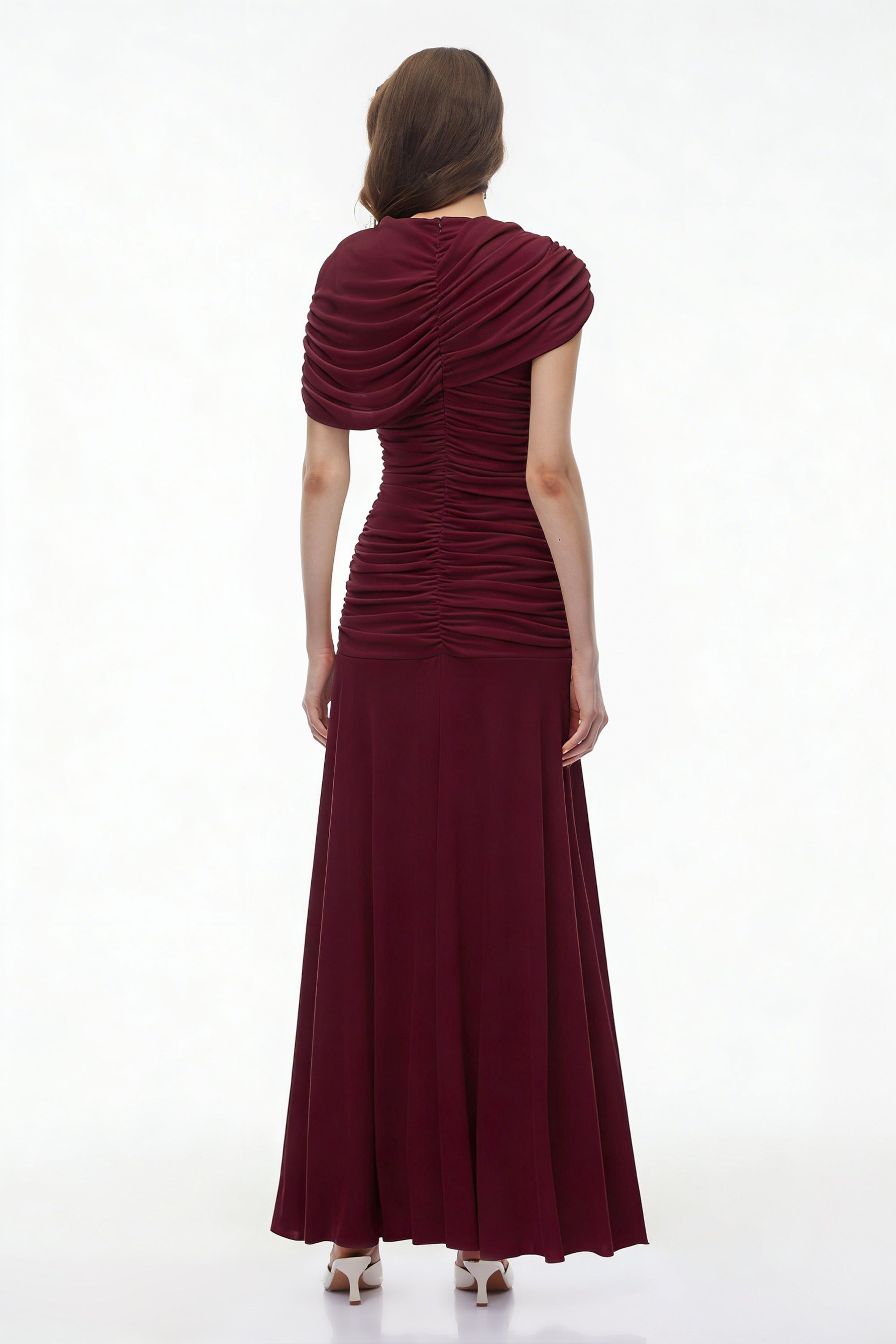 Rosalyn – Rotes Maxikleid mit Rundhalsausschnitt und Rüschen