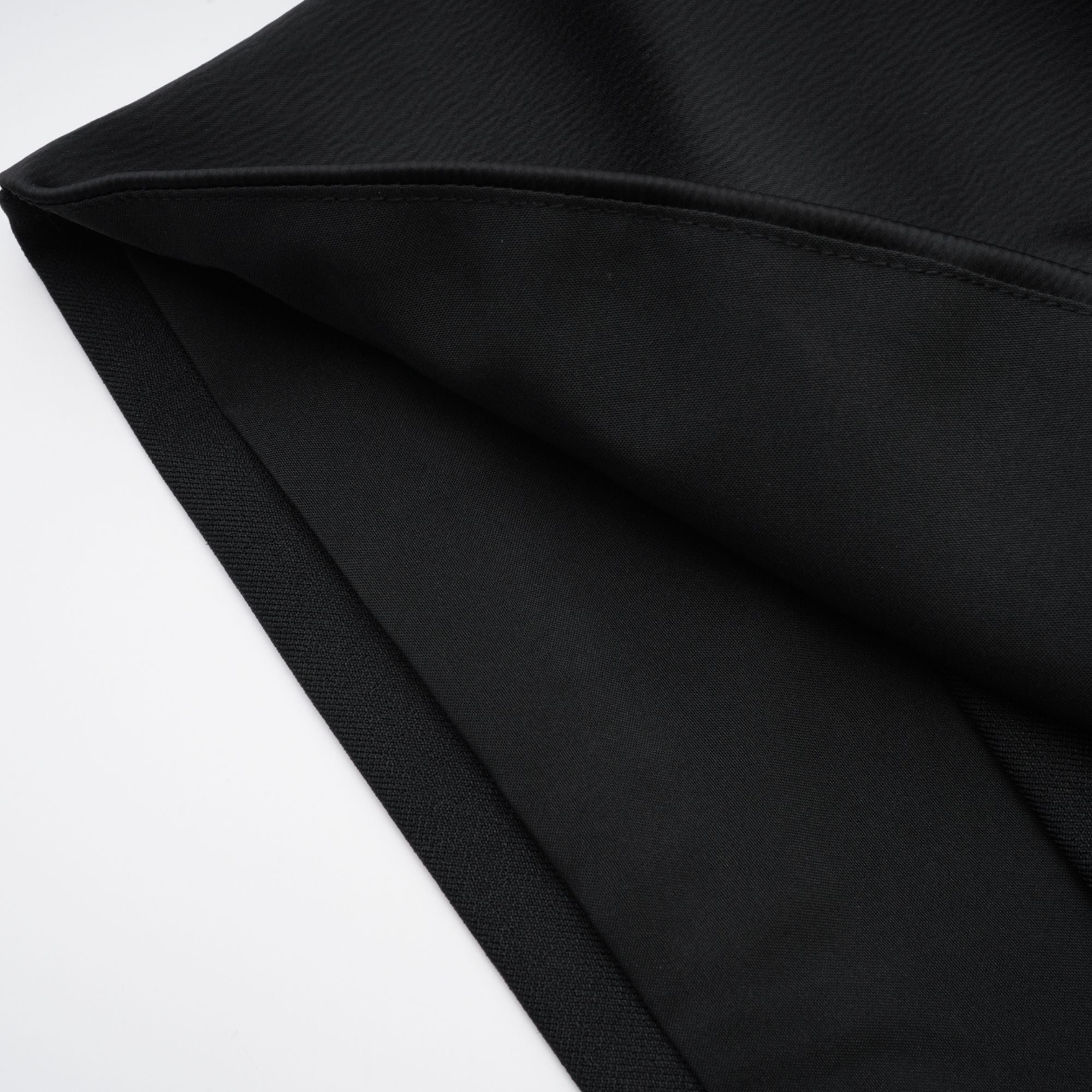 فستان لانيتا غير متماثل مع عقدة فيونكة