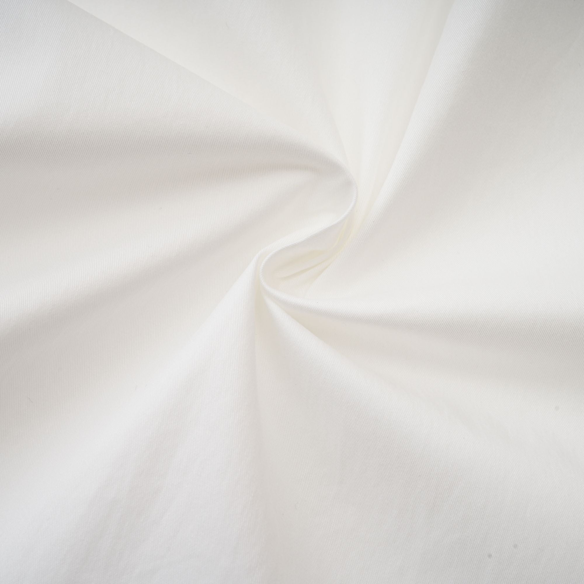 فستان قصير من كاميل باللون الأبيض