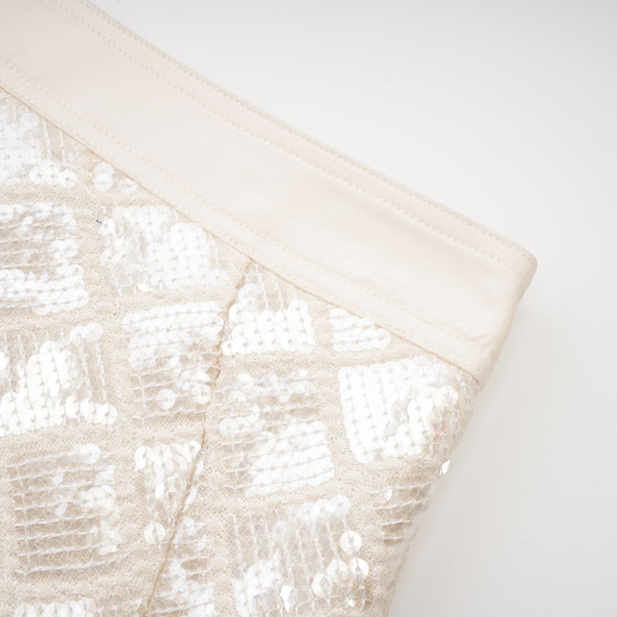 تنورة إيزابيل القصيرة المزينة بالترتر