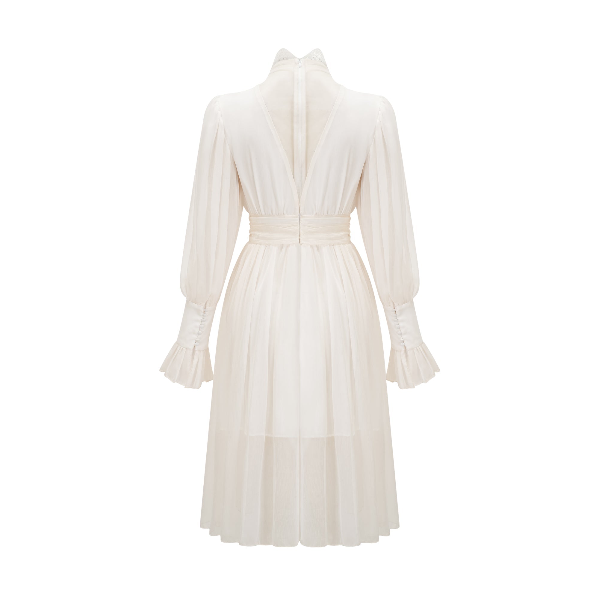 فستان ميراج مزين بتفاصيل الدانتيل