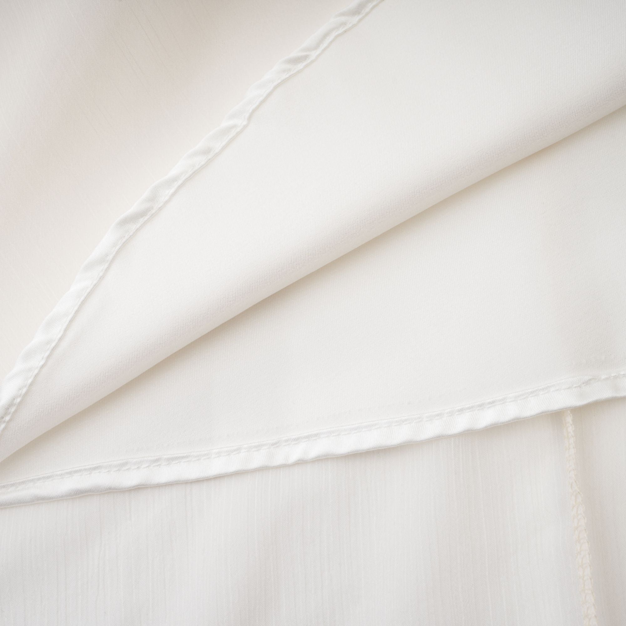 فستان ميراج مزين بتفاصيل الدانتيل