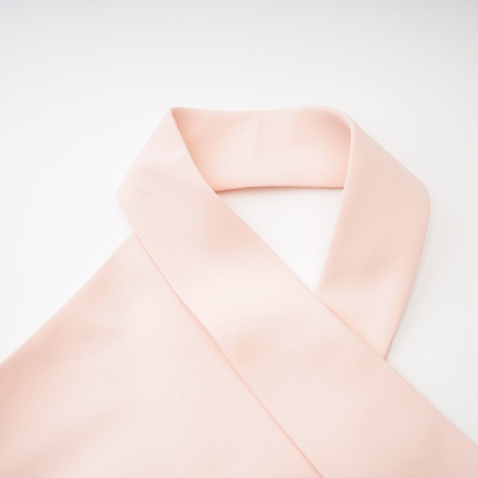 فستان كاتارينا مزين بالريش