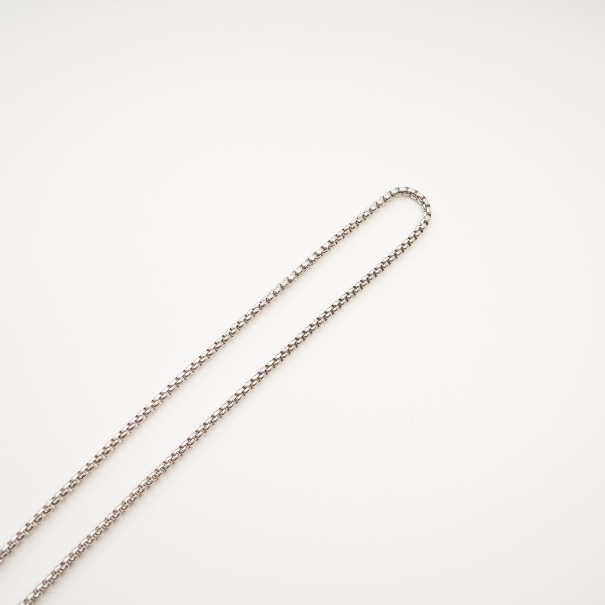 Verstellbare Halskette „Priscille“ mit Schmetterlingsanhänger