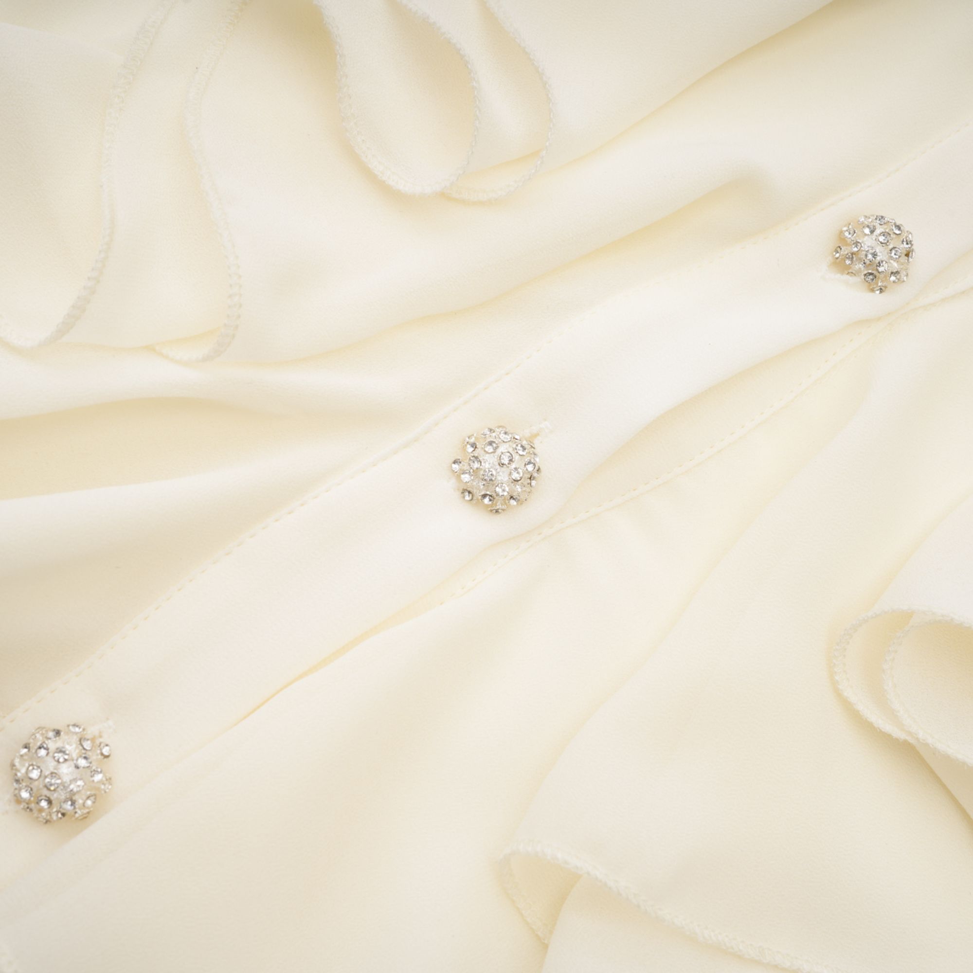 قميص هيلين المزين بالكشكشة