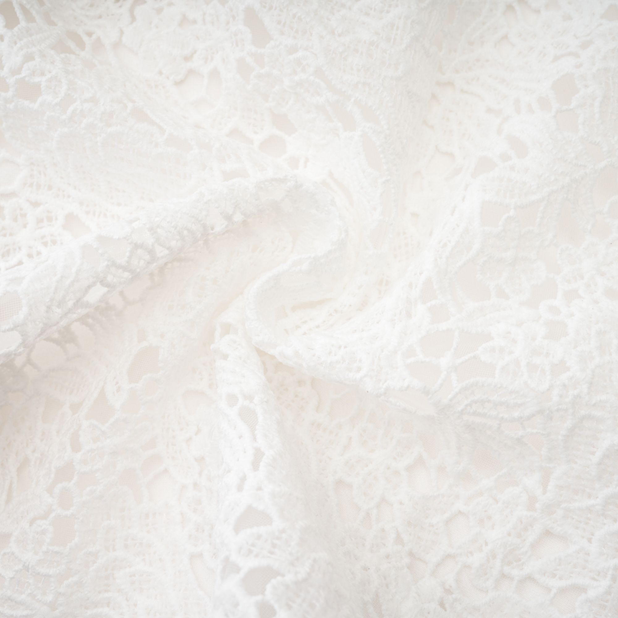 Cyrielle Mini-Kleid mit Spitzenverzierung und Stufenrock