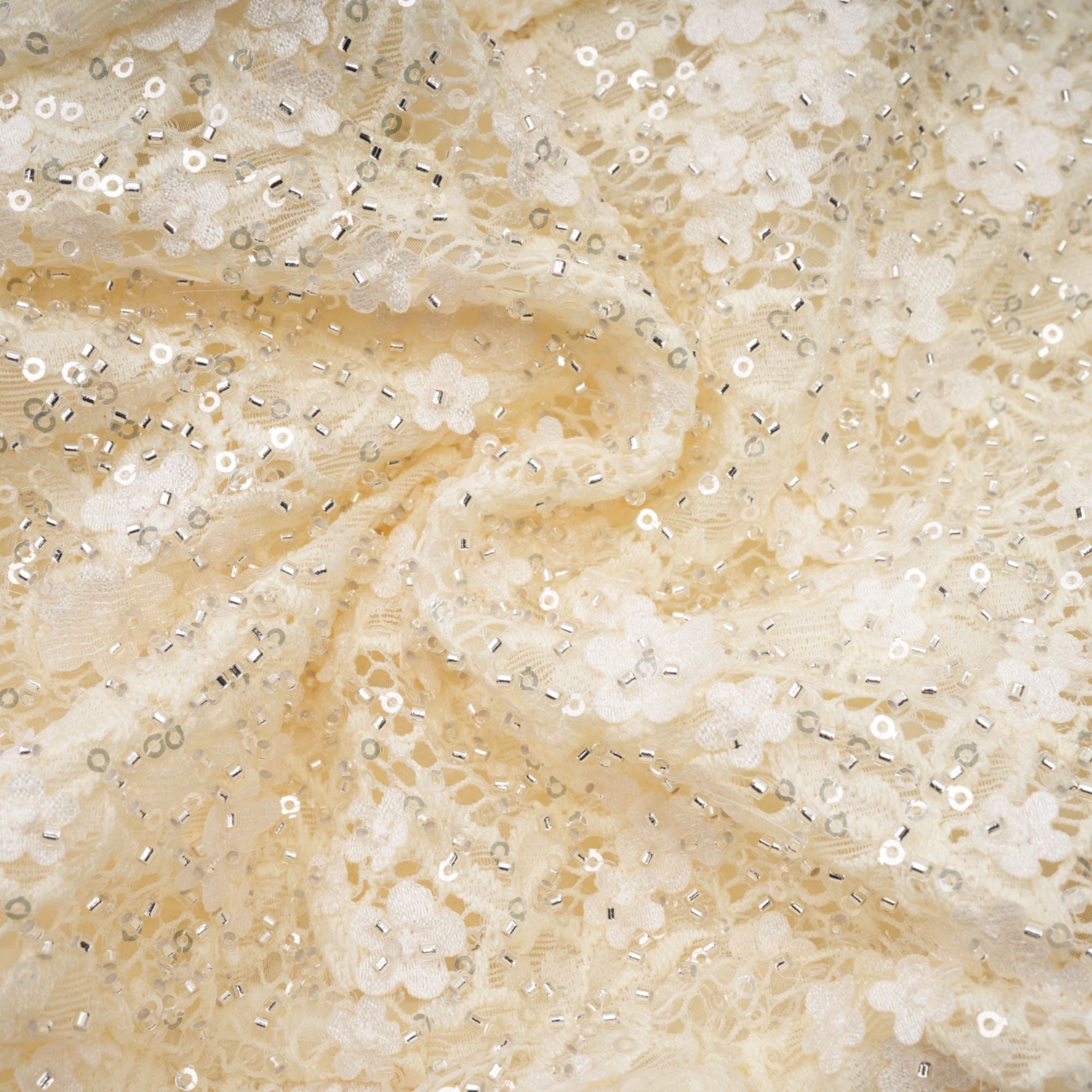 سترة Madeleine مزينة باللؤلؤ الصناعي ومزينة بالزهور