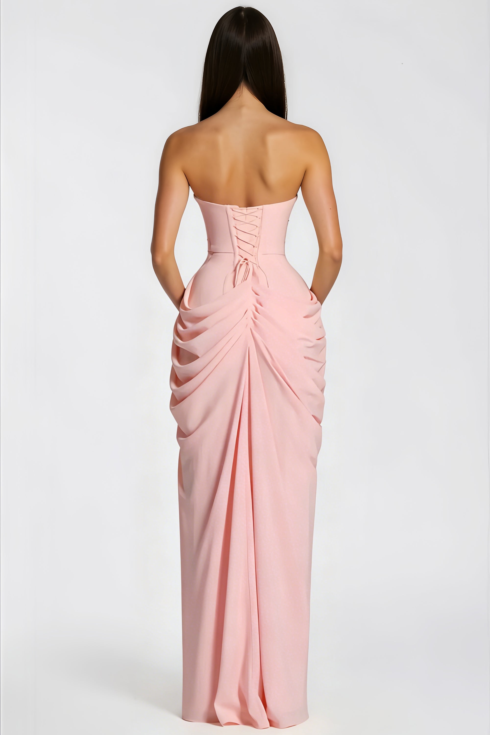 Safiya – Rosa Maxikleid mit Rüschen und gekreuztem Ausschnitt