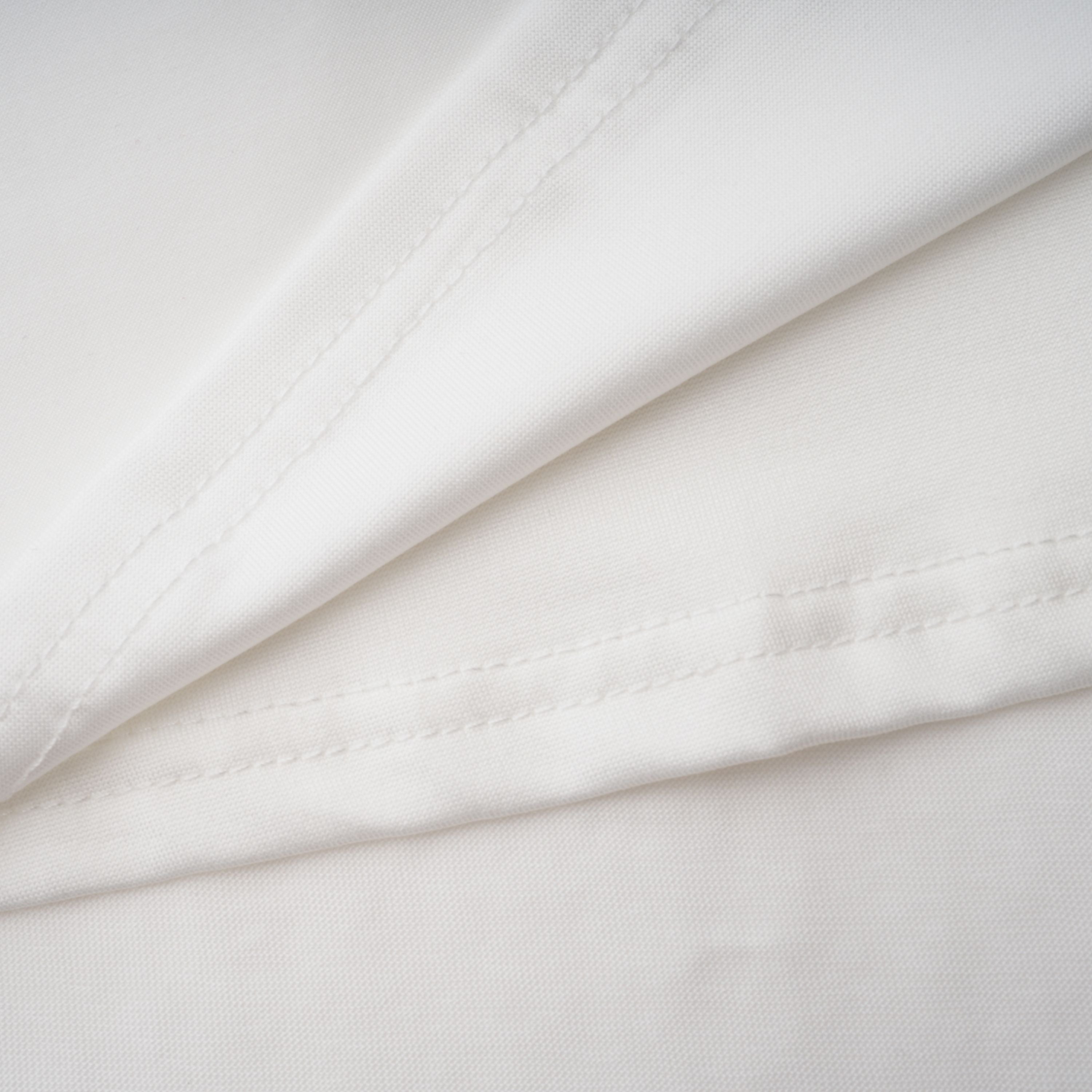 فستان طويل غير متماثل مجمّع من Sigrun White