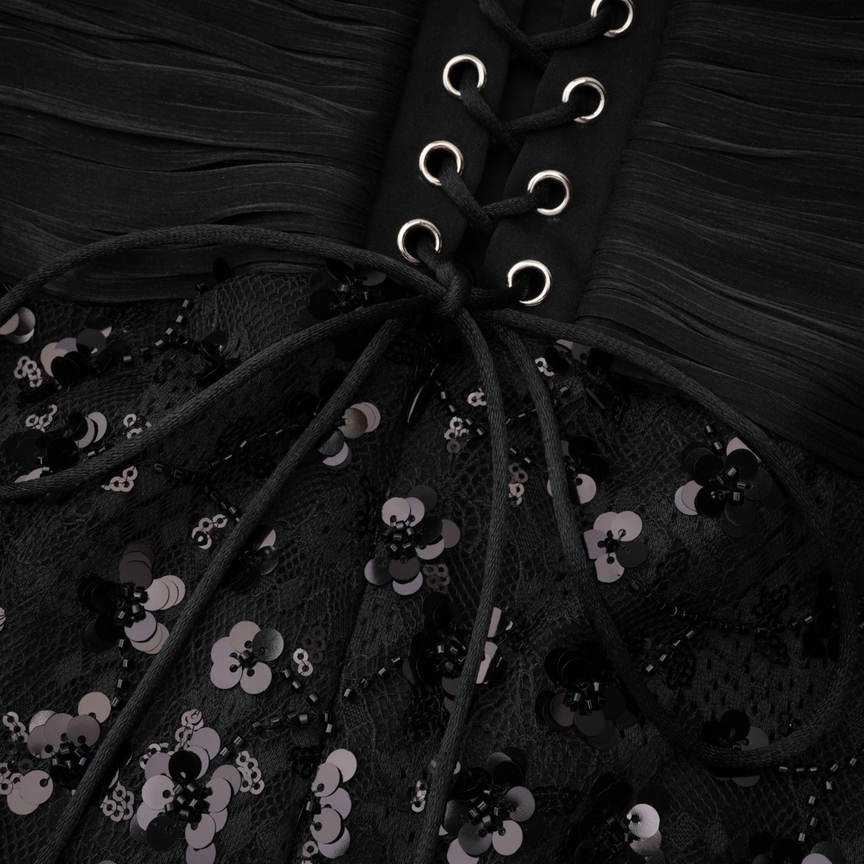 Robe longue corsetée à dos nu et ornements, Siphokazi, noire