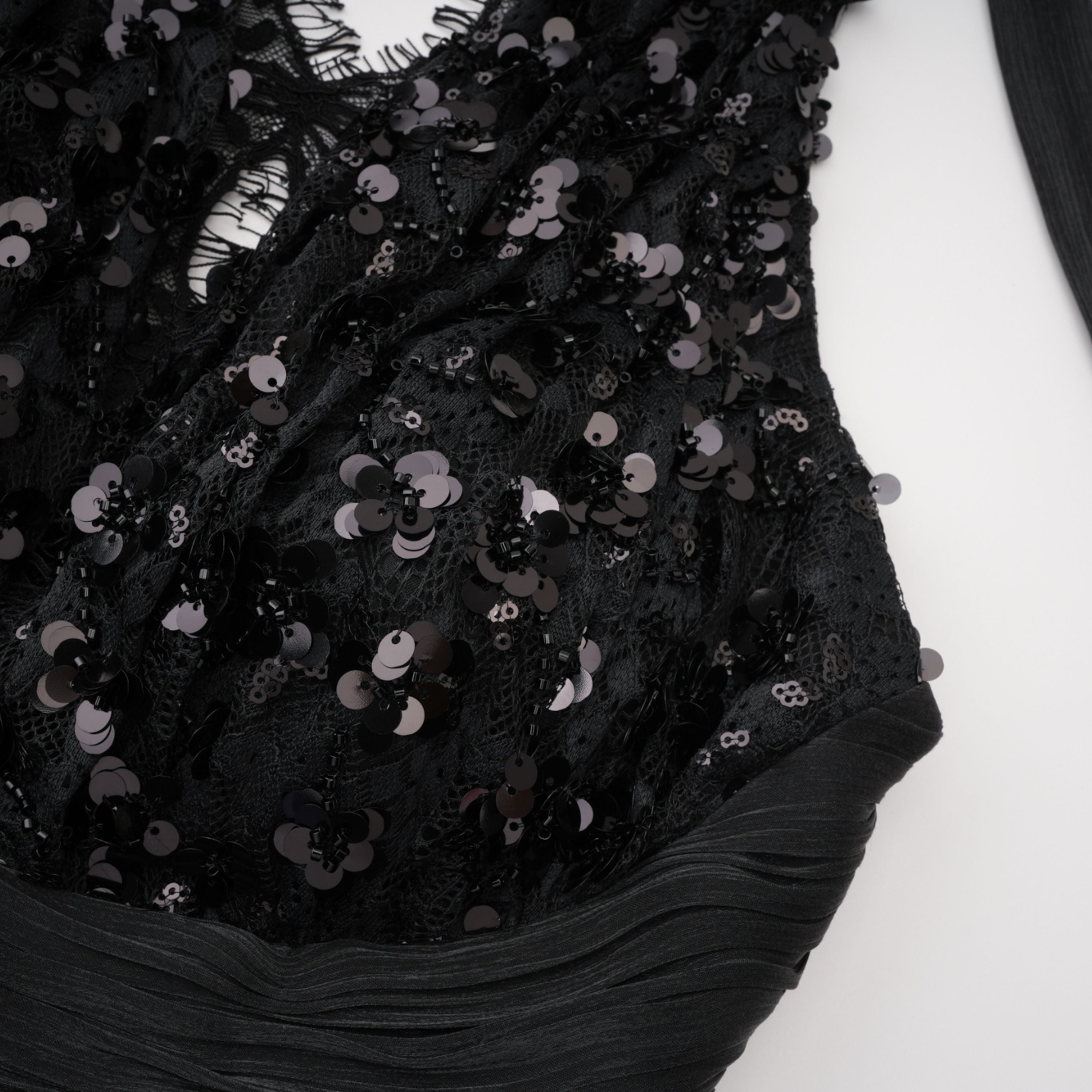 Robe longue corsetée à dos nu et ornements, Siphokazi, noire