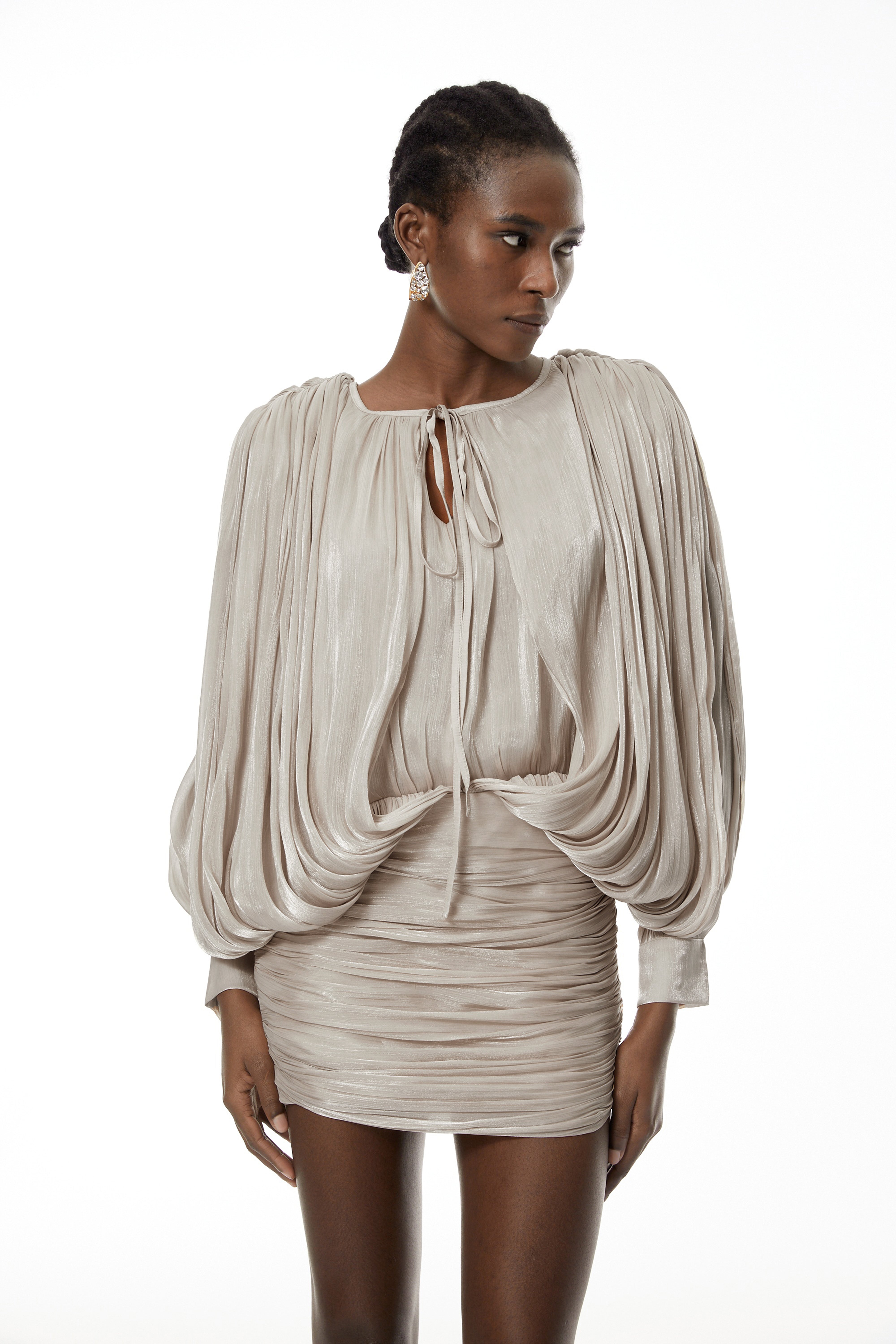 Lumi Neutrals Mini-Kleid mit Volant-Plissee