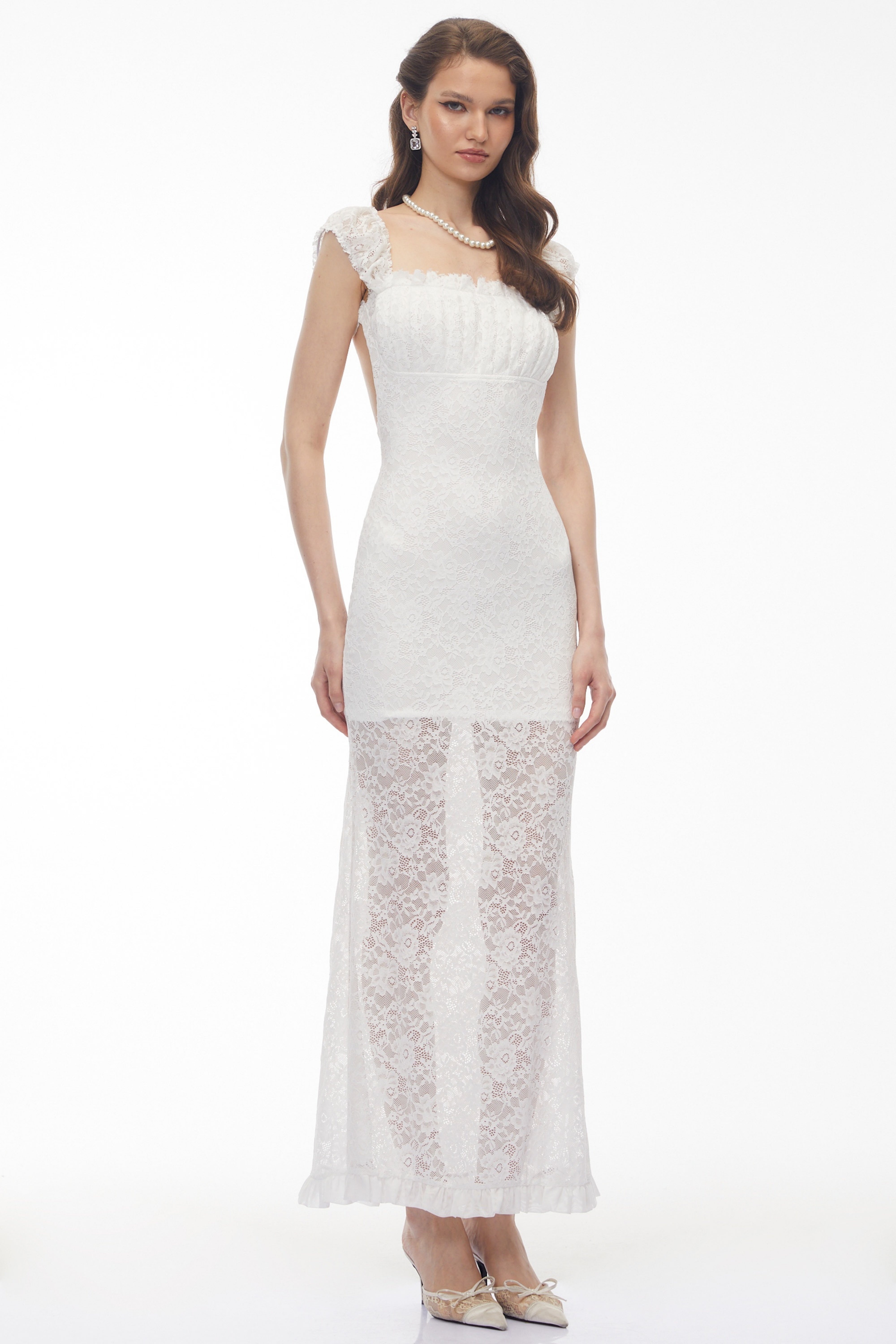 Robe longue à volants en dentelle blanche Snizhana, coupe en queue de poisson