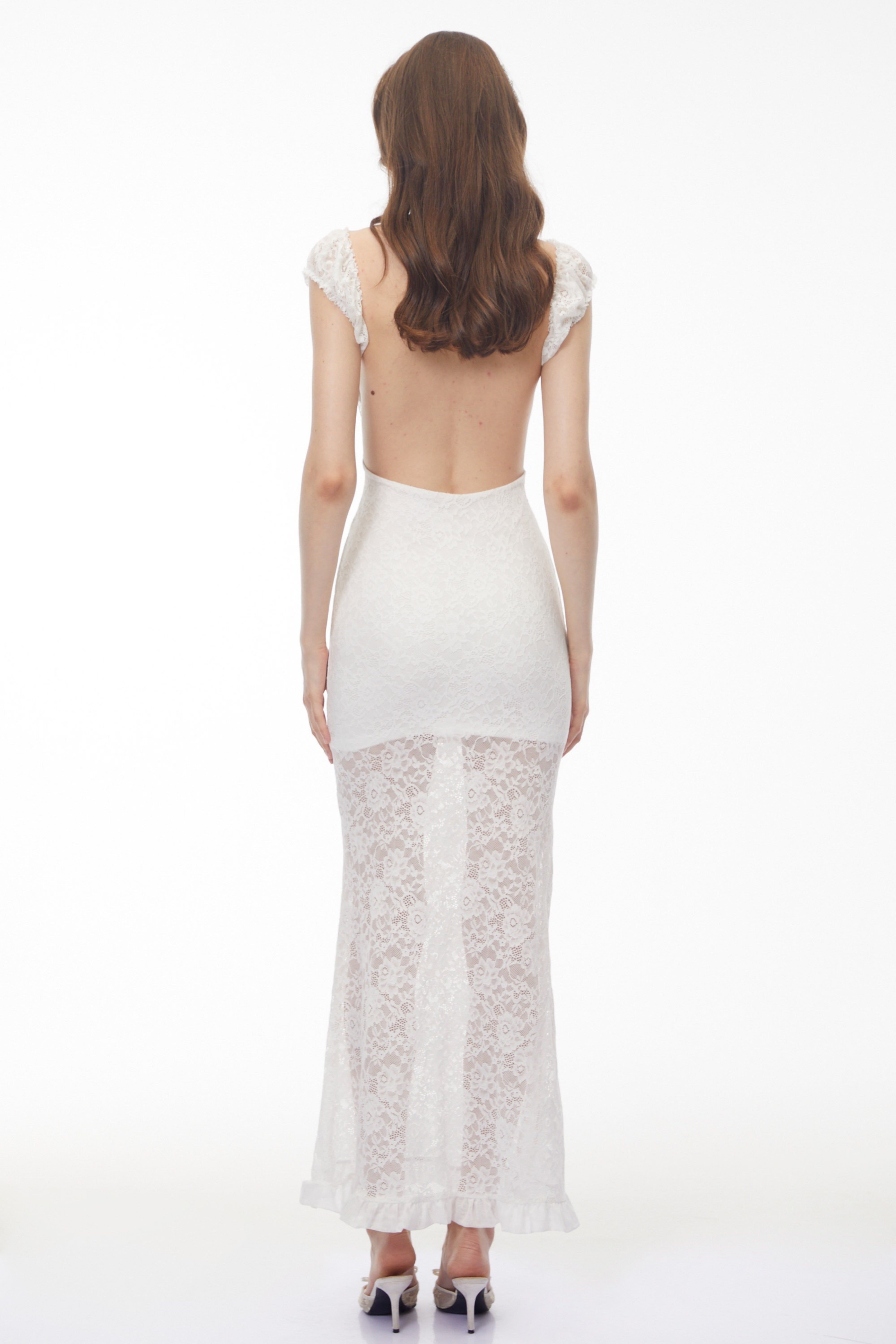 Robe longue à volants en dentelle blanche Snizhana, coupe en queue de poisson