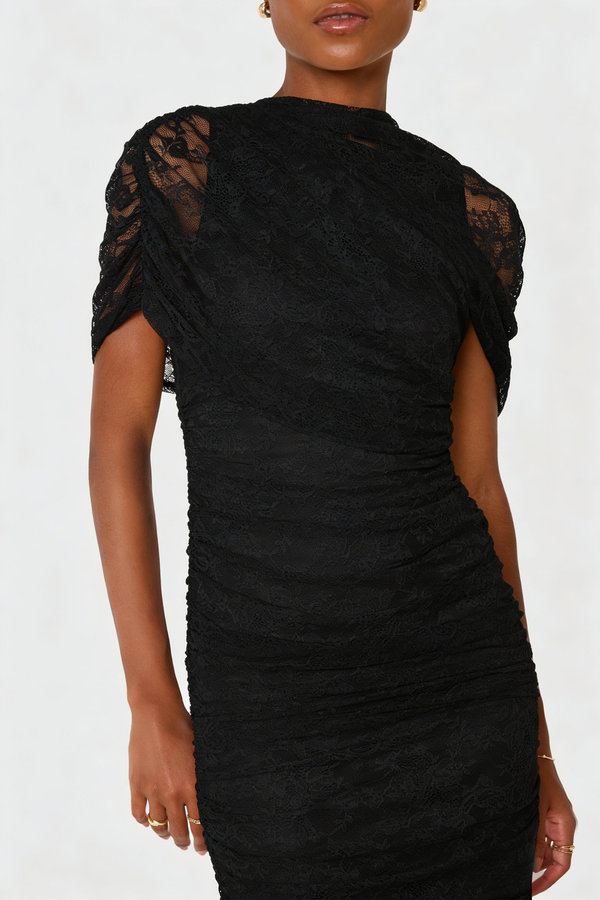 Sylphe Schwarzes asymmetrisches Maxikleid aus gerafftem Netzstoff