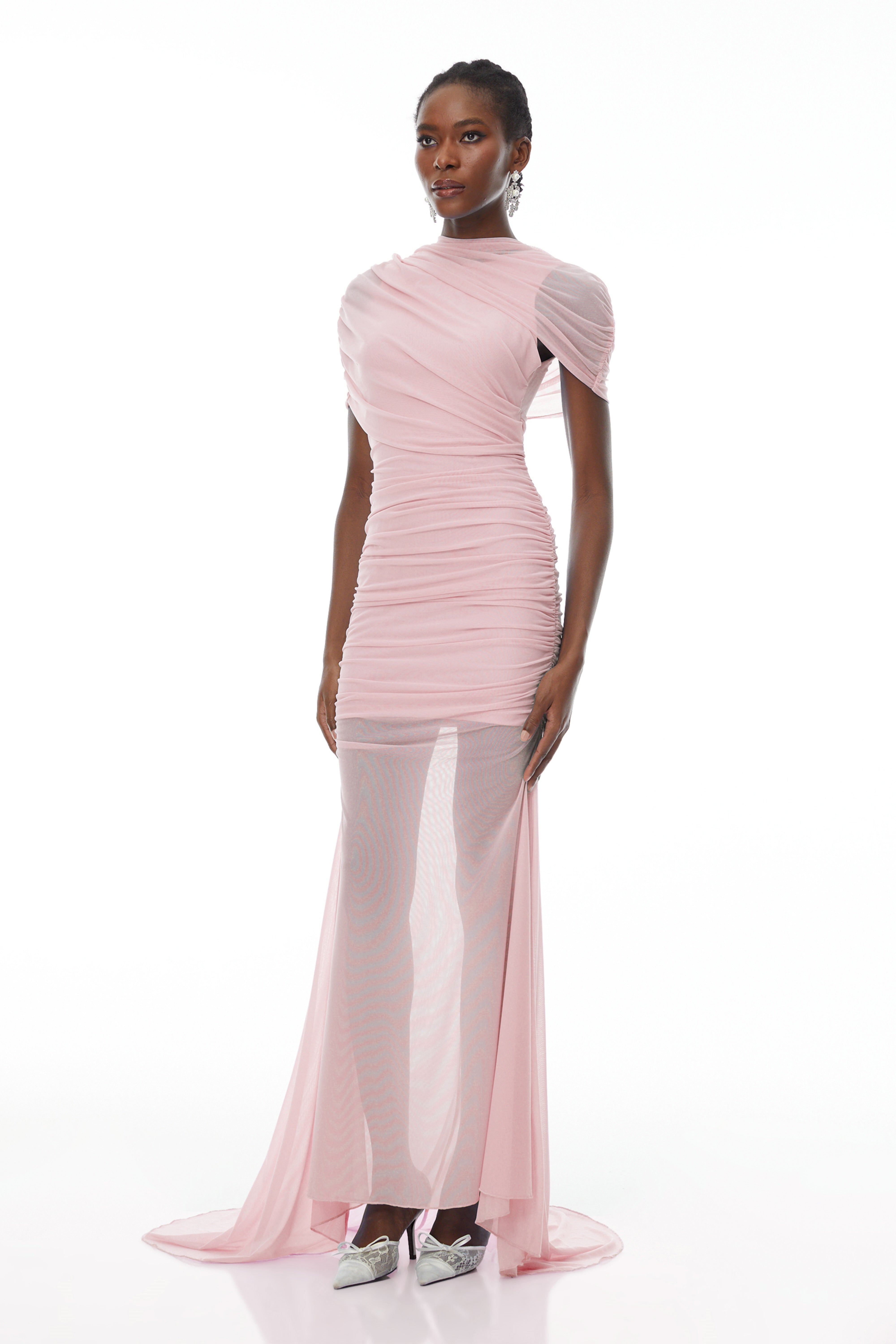 Sylphe – Rosa, asymmetrisches Maxikleid aus Mesh mit Rüschen