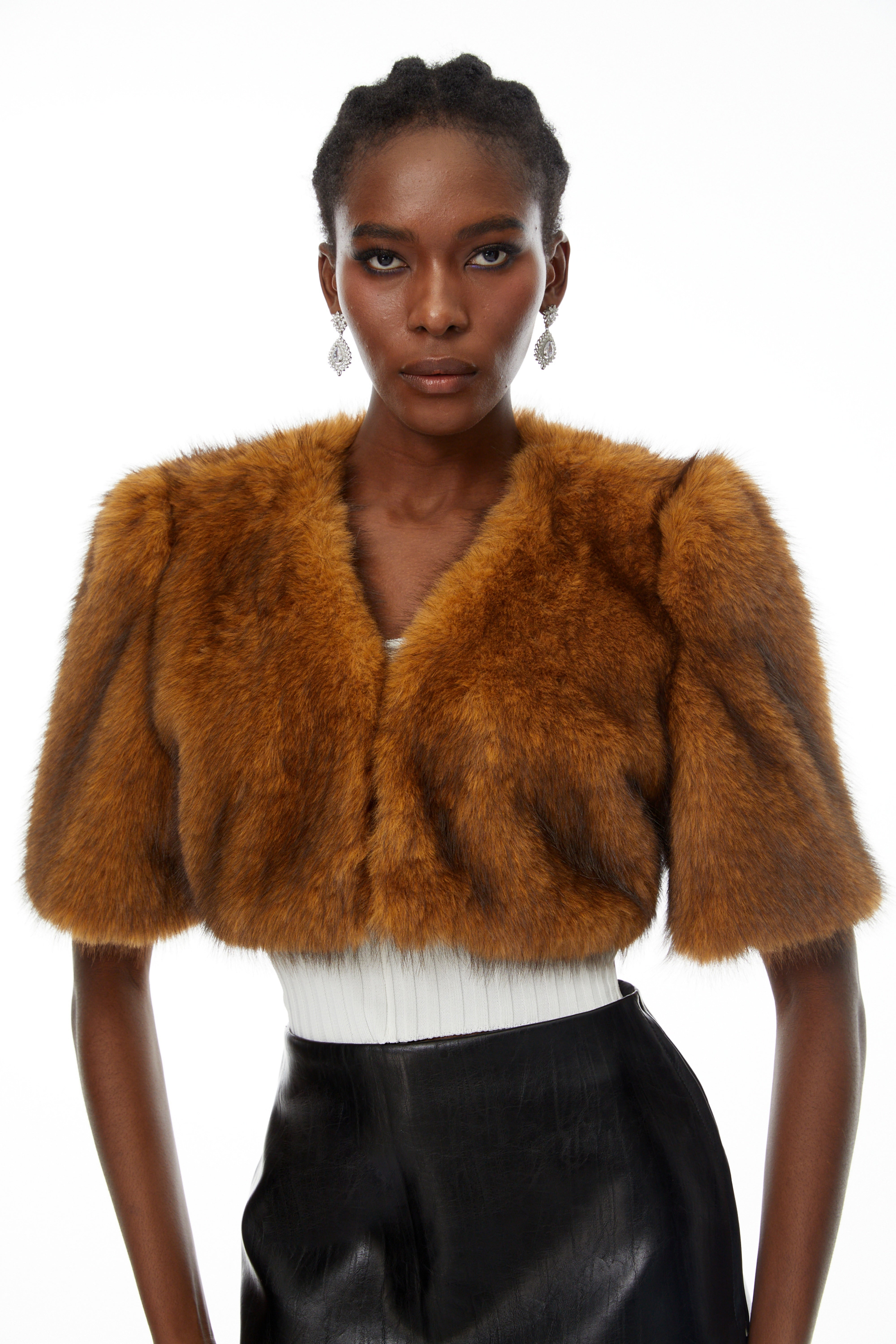 Teodora Brauner Kurzmantel aus Kunstpelz