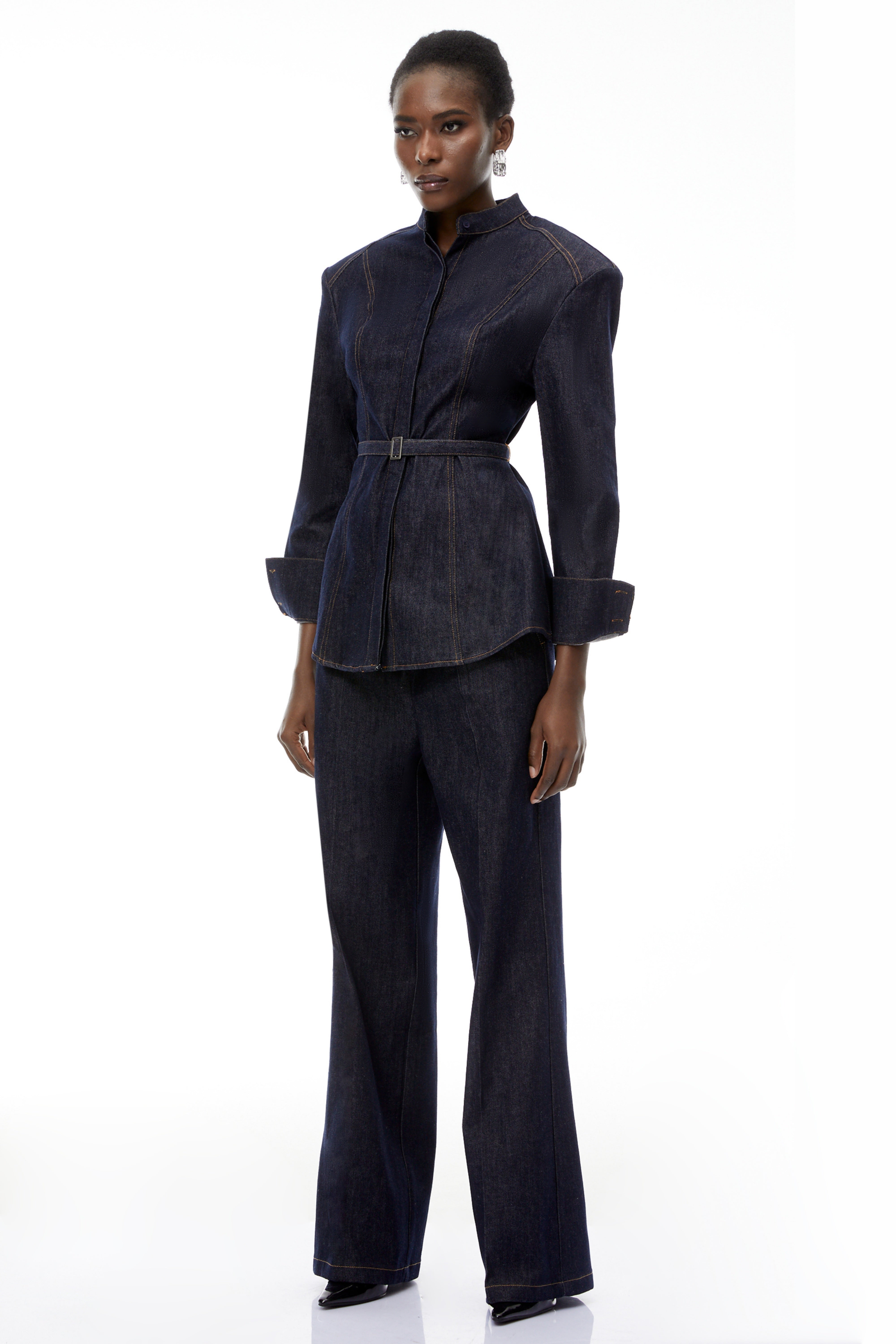 Thaddeus – Set aus blauem Blazer mit Gürtel und Hose