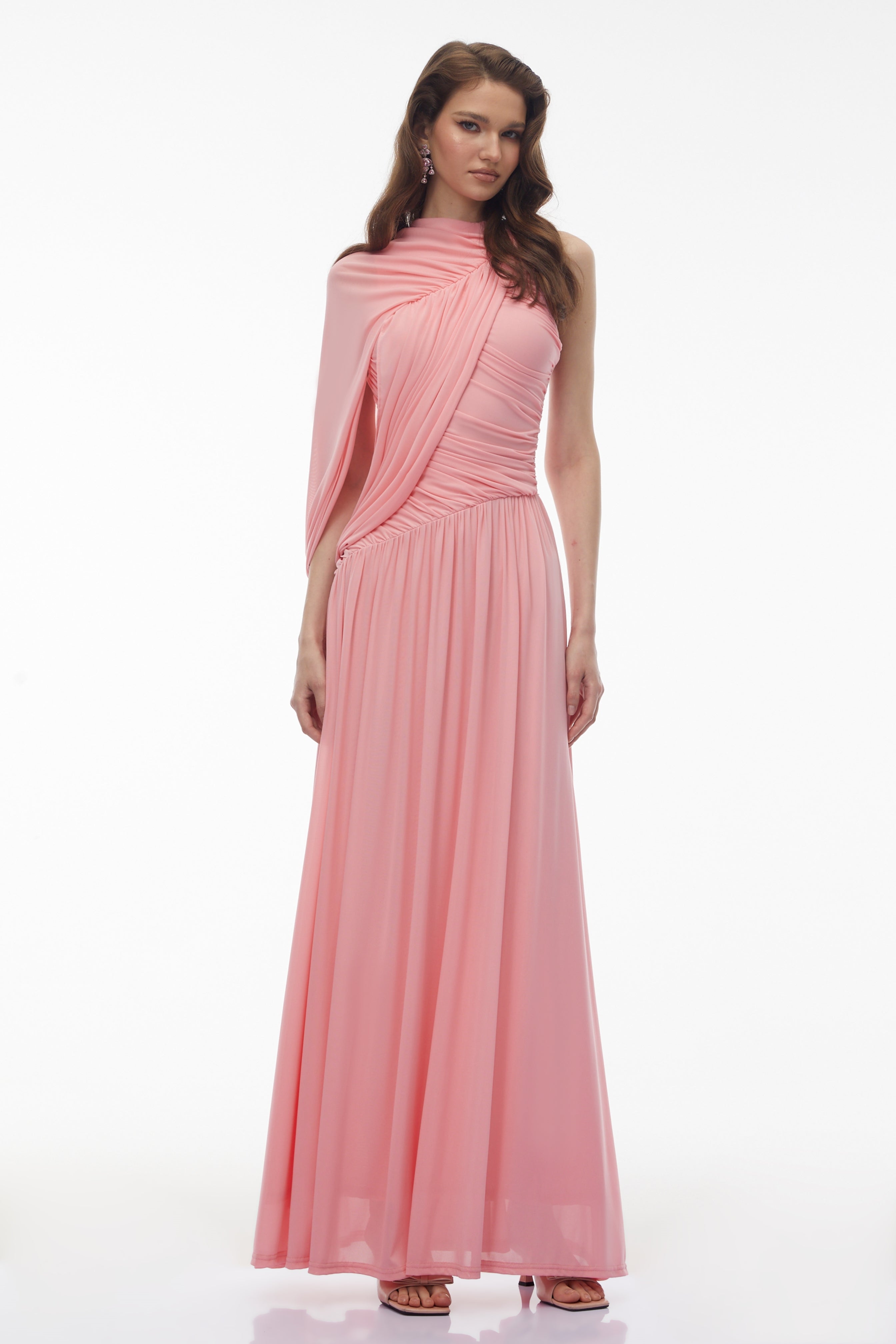 Uliana – Rosa Maxikleid mit einem Träger und Rüschen