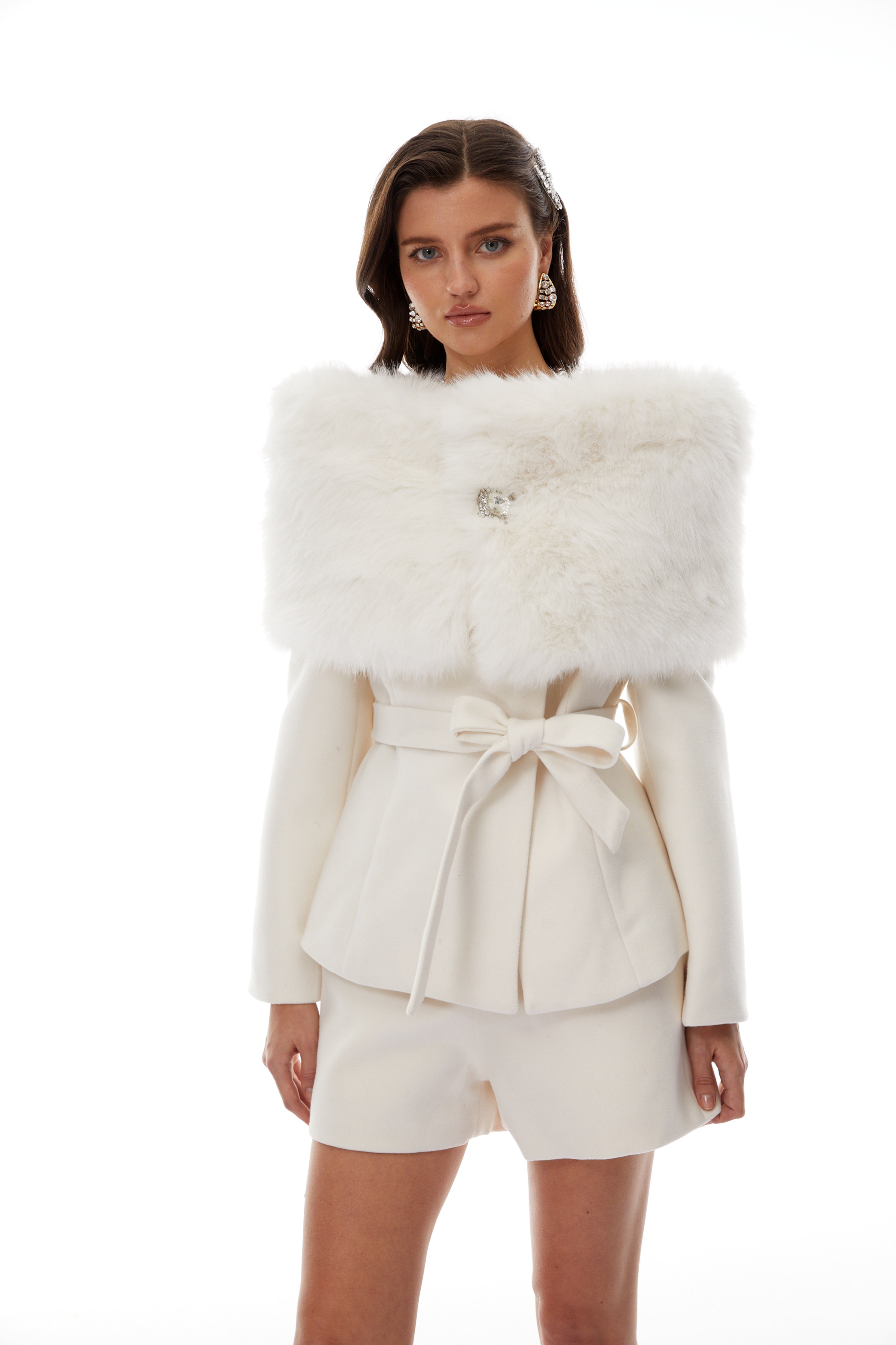 Unndís White Fur Shawl & Woolen Jacket & Shorts Set