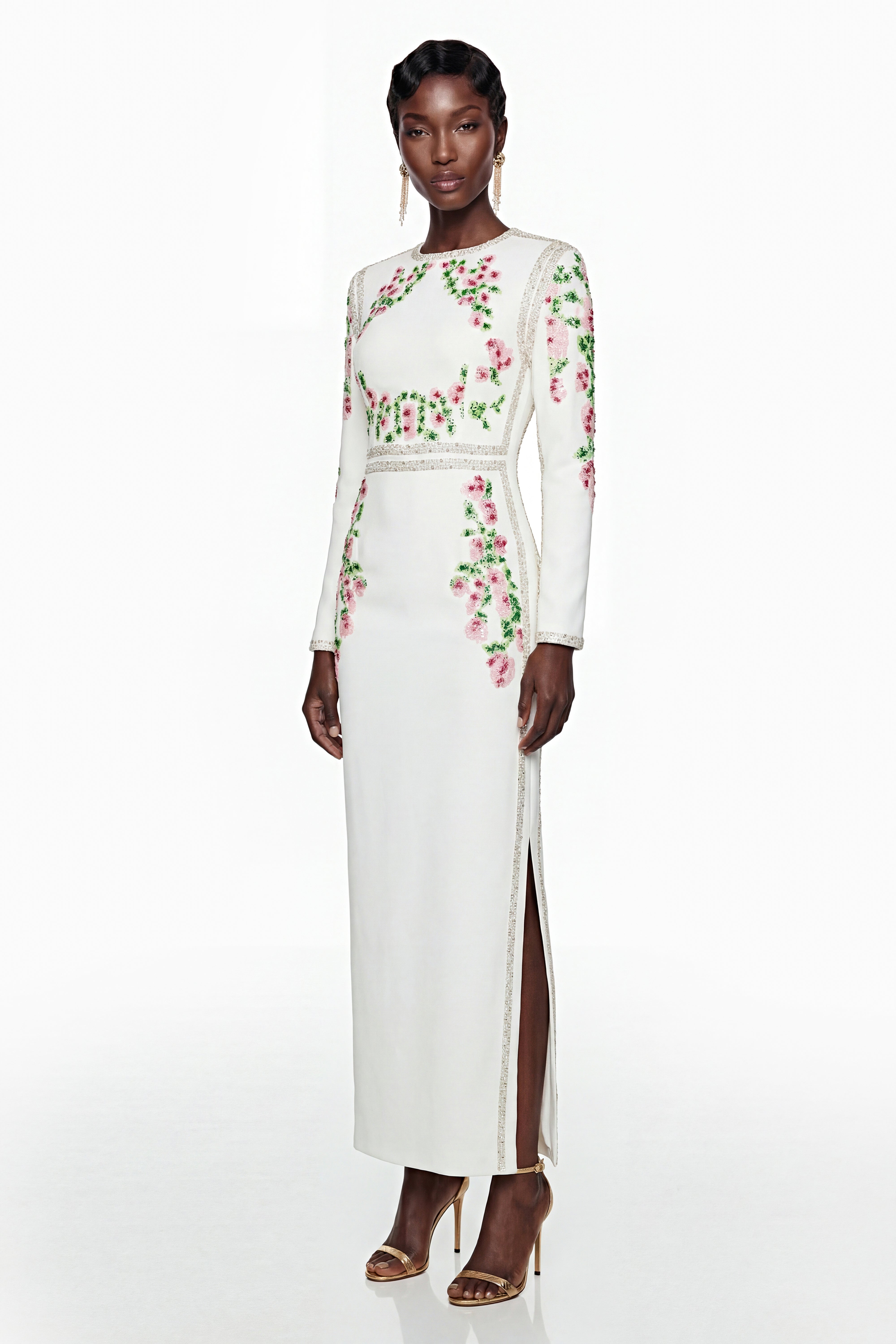 Vanessa White – Maxikleid mit Blumenmuster und Seitenschlitz