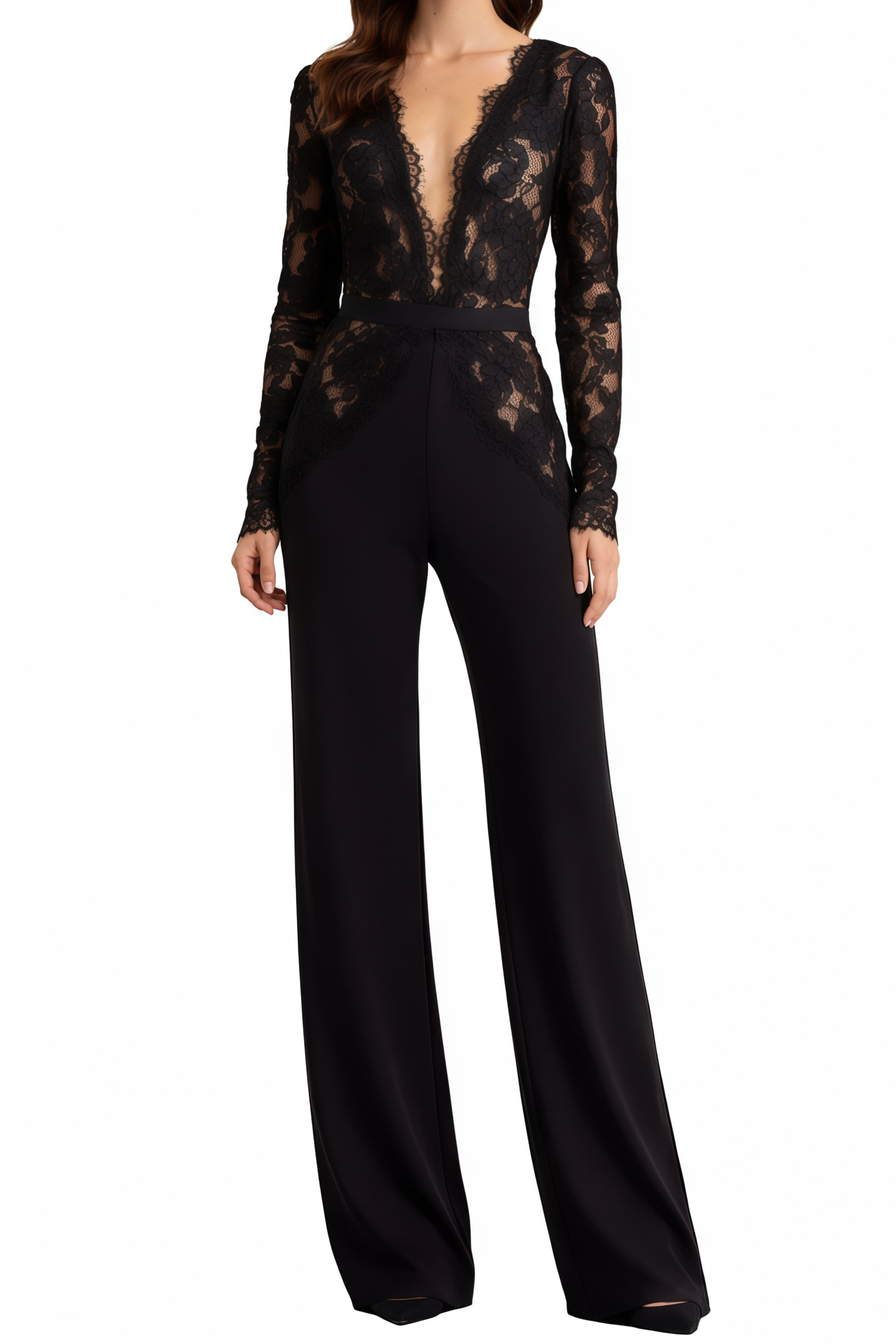 بذلة شادانا باللون الأسود مع أجزاء من الدانتيل شبه الشفاف