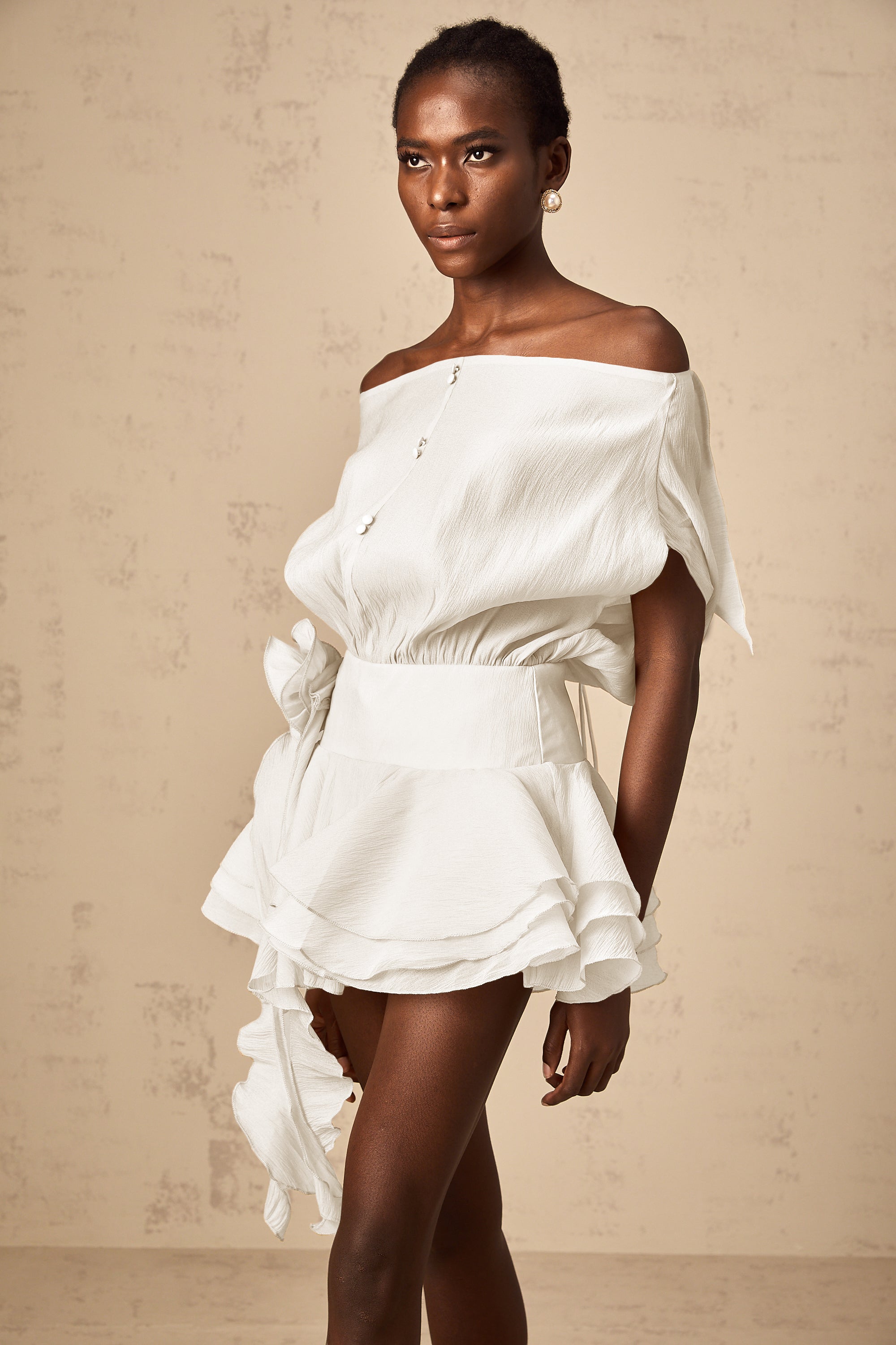 Amélie Minikleid mit Volant und Blumenapplikation