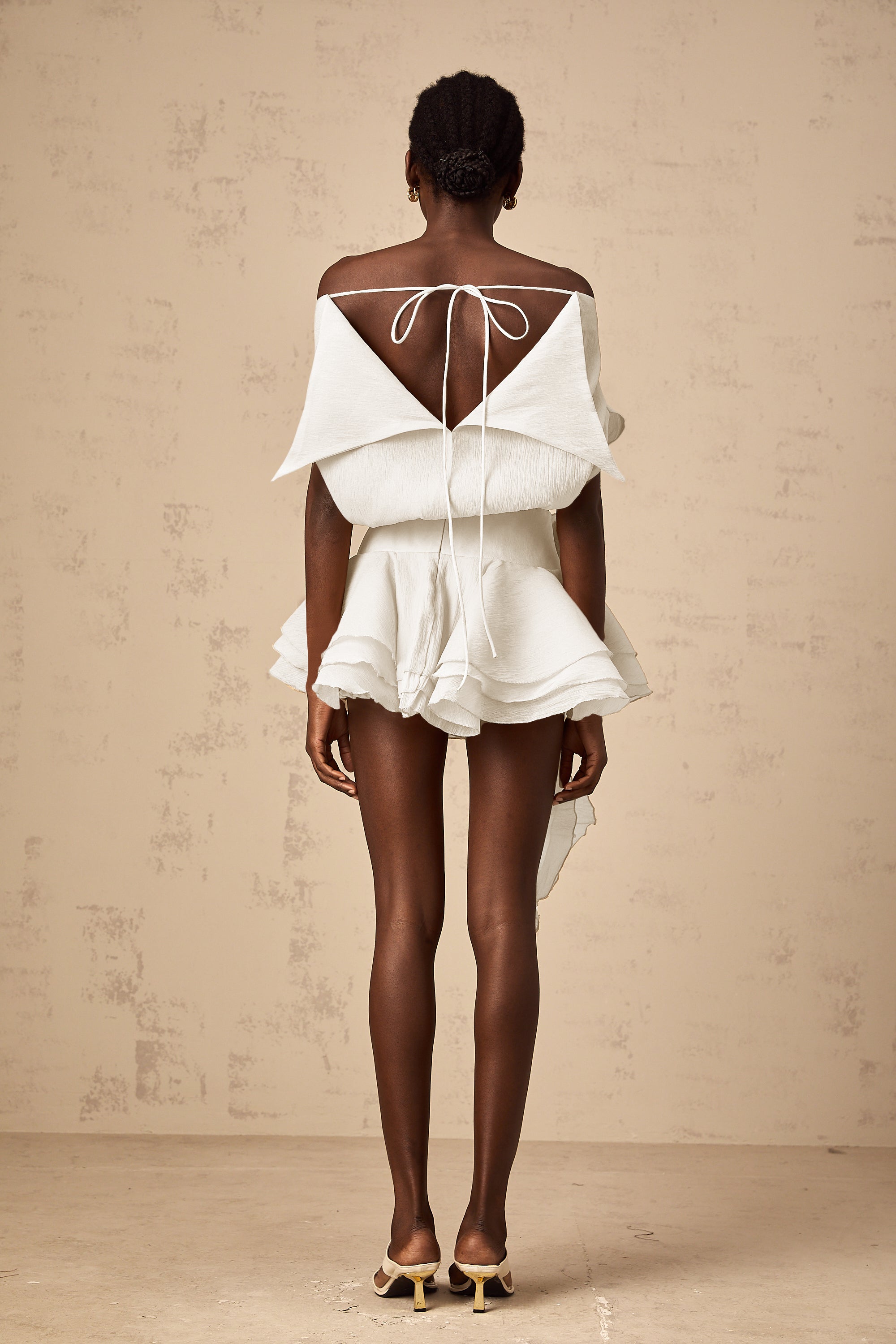 Amélie Minikleid mit Volant und Blumenapplikation