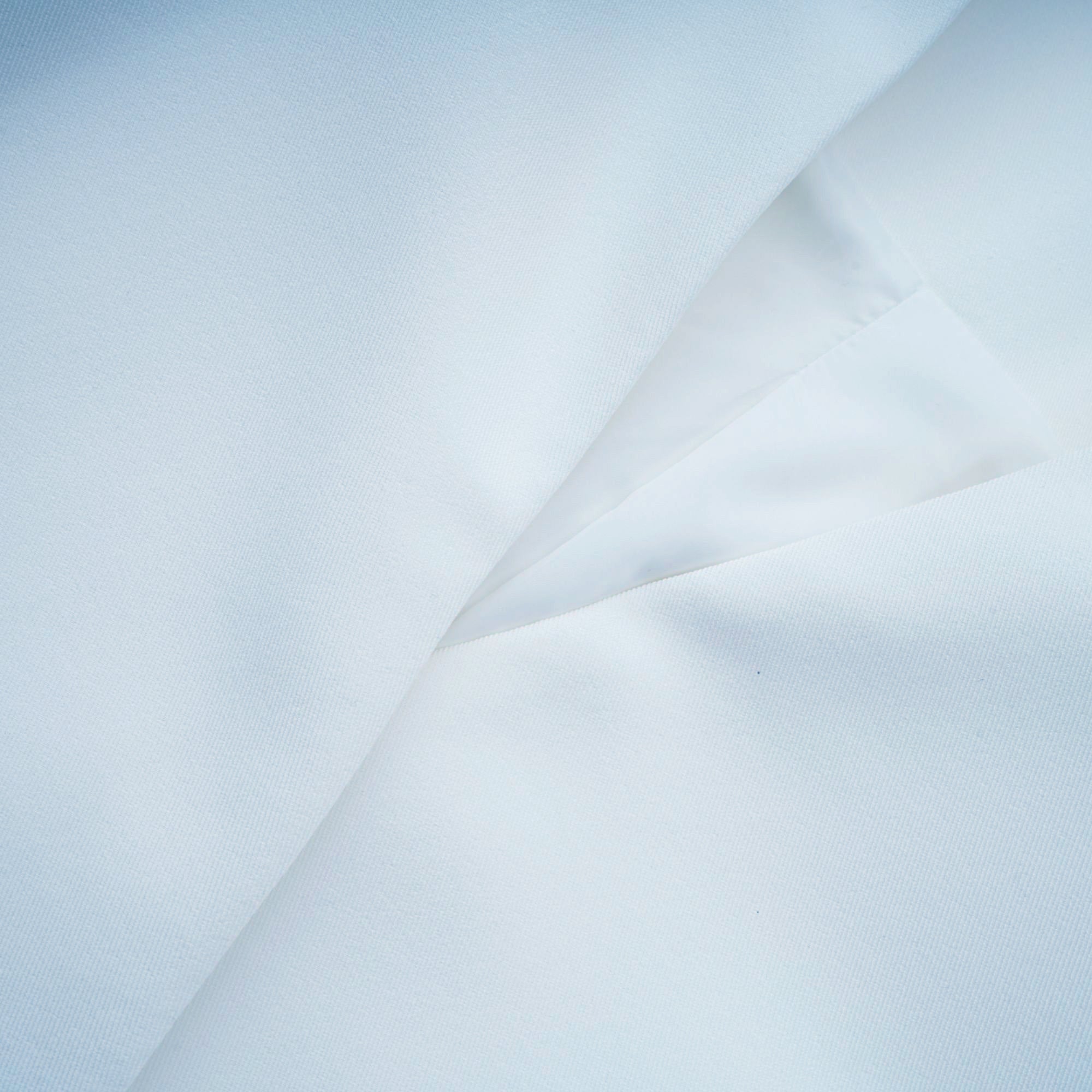 طقم جاكيت وتنورة بتصميم برميل إينورا