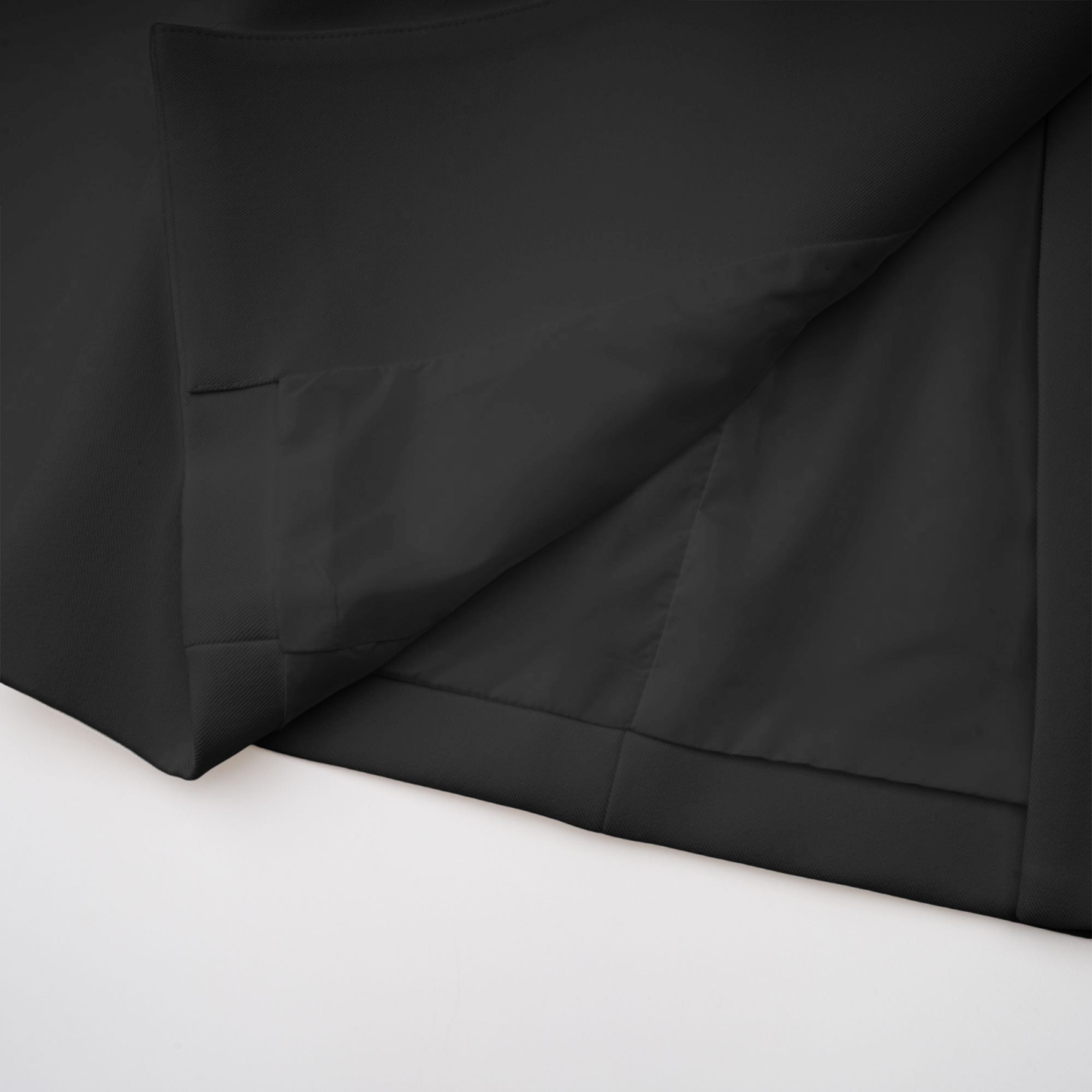 طقم جاكيت وتنورة بتصميم برميل أسود من إينورا