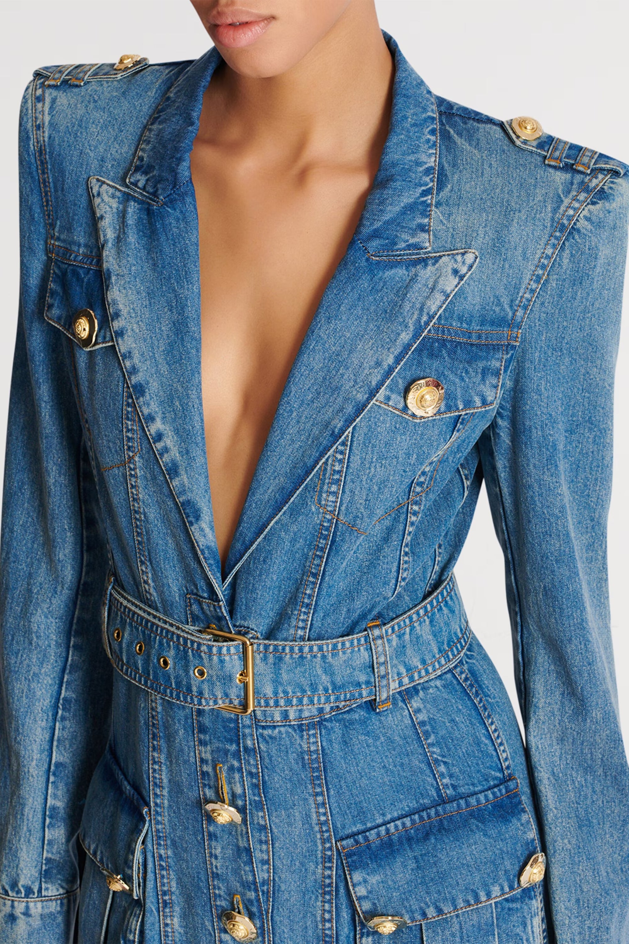 فستان ماكسي من الدنيم المصبوغ باللون الأزرق من تايرا