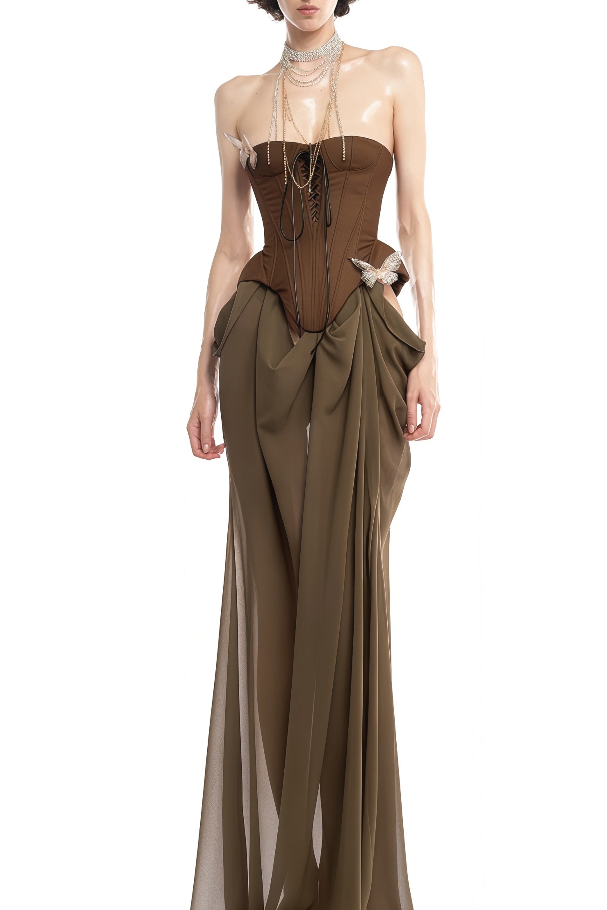 Eva – Braunes Korsett-Maxikleid mit Schmetterlingsnadeldetail