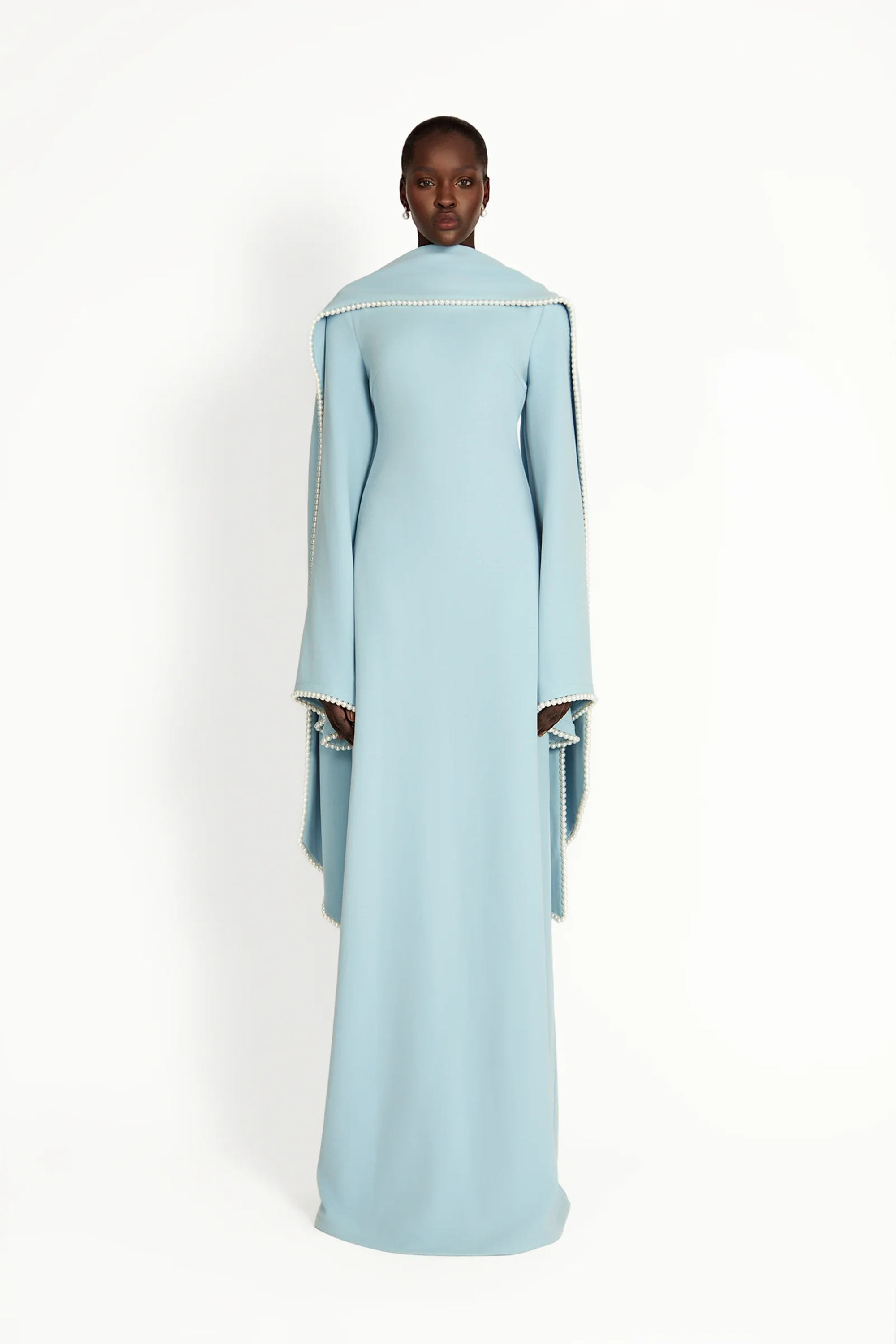 فستان ماكسي بيوروسكا الأزرق المزود بتفاصيل شال وحواف من اللؤلؤ