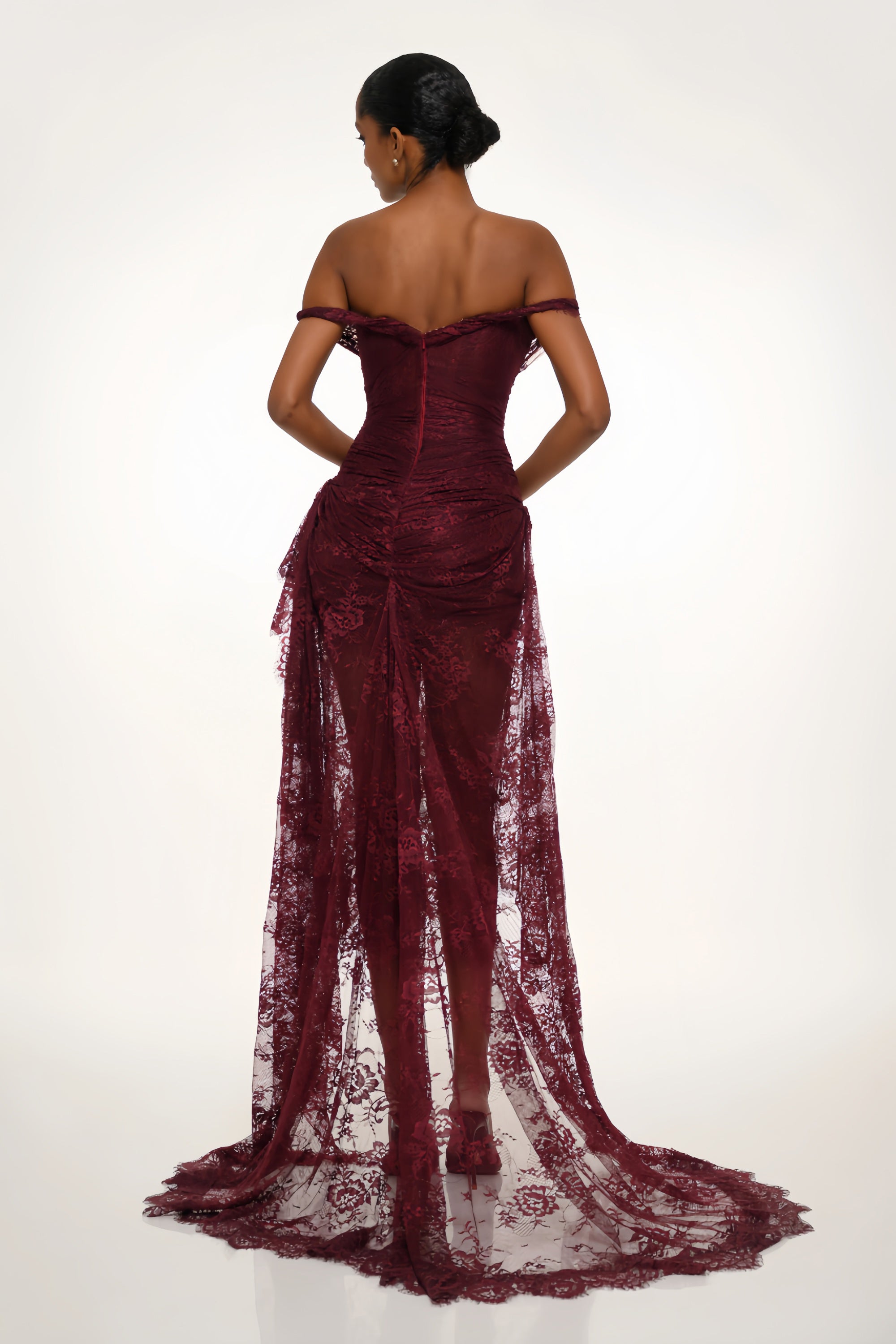 Eline Burgunderrotes gerafftes Spitzenkleid mit Blumenmuster